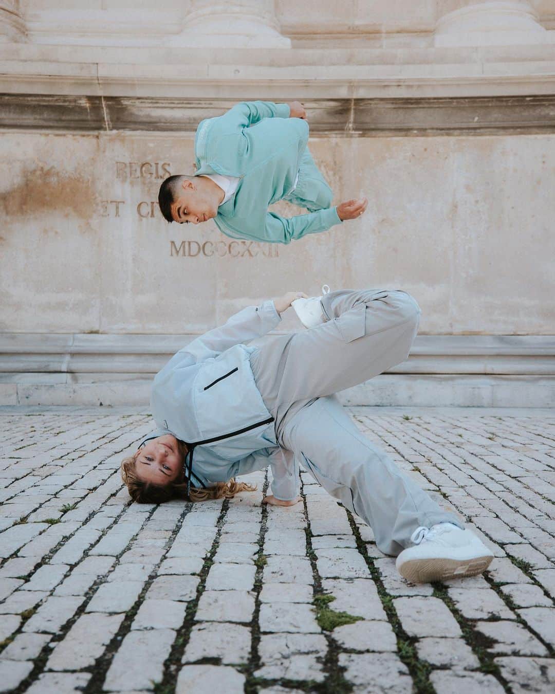 Lacosteさんのインスタグラム写真 - (LacosteInstagram)「When the passion for Breaking becomes a family affair. 🤝  Meet #BetweenTheLines Breakers Duo @bgirlkimie & @marlonealz in their hometown of South of France.  #TeamLacoste」6月28日 1時00分 - lacoste