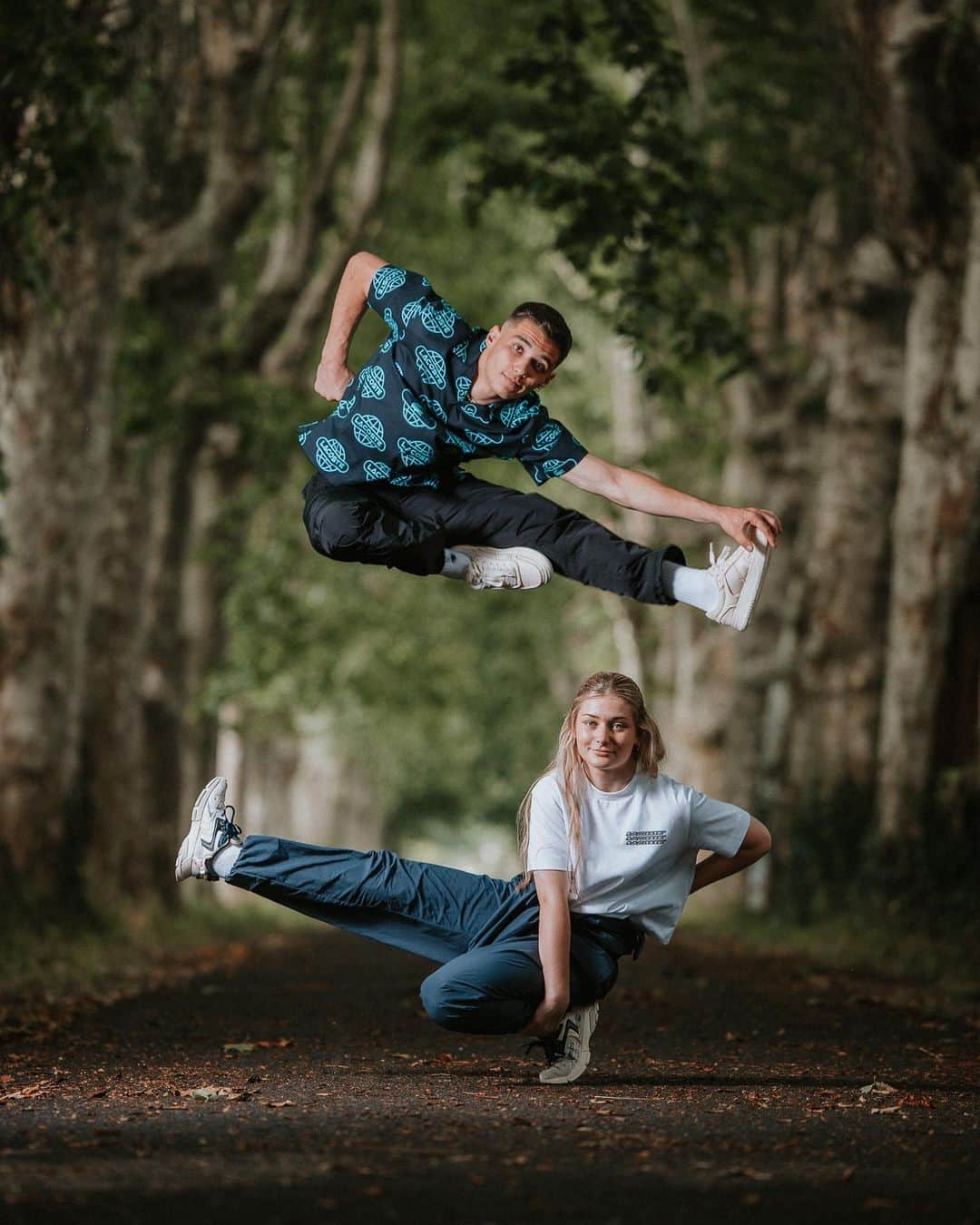 Lacosteさんのインスタグラム写真 - (LacosteInstagram)「When the passion for Breaking becomes a family affair. 🤝  Meet #BetweenTheLines Breakers Duo @bgirlkimie & @marlonealz in their hometown of South of France.  #TeamLacoste」6月28日 1時00分 - lacoste