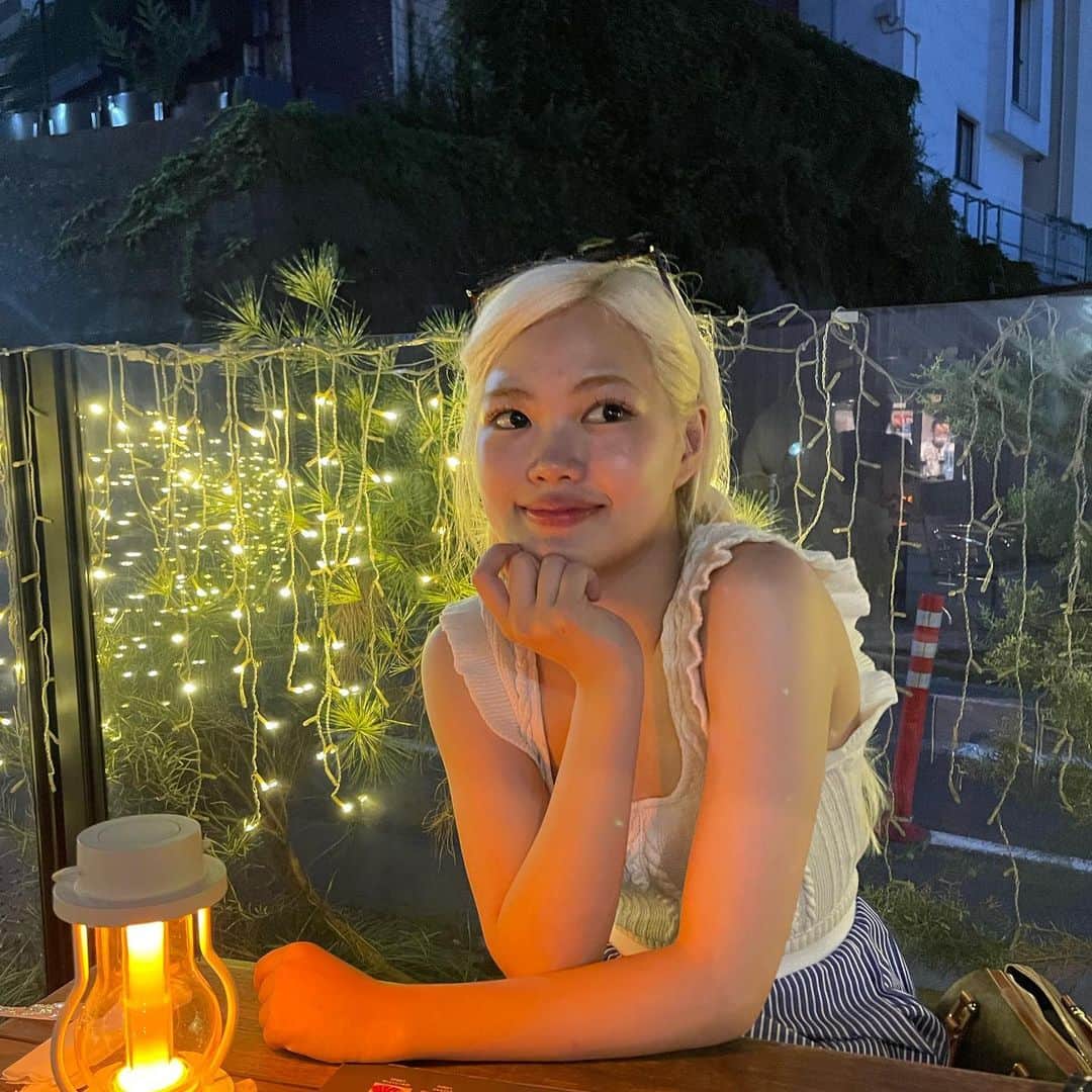 川端結愛のインスタグラム：「定期的にご飯してます🍚 最近また、白いふりふりブーム！🤍」
