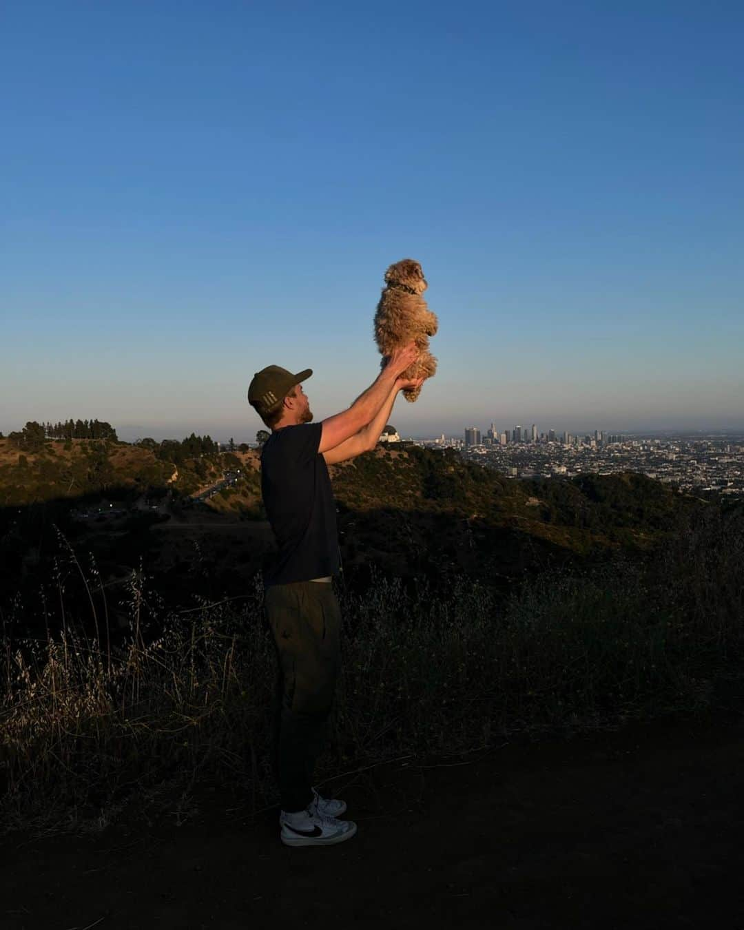 グレアム・ロジャースさんのインスタグラム写真 - (グレアム・ロジャースInstagram)「Sun sets with my boy.」6月27日 23時36分 - grahambamthankyoumam