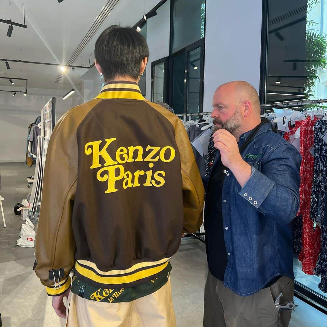 ヴェルディさんのインスタグラム写真 - (ヴェルディInstagram)「@nigo @kenzo 🇫🇷✌️🙏」6月27日 23時55分 - verdy