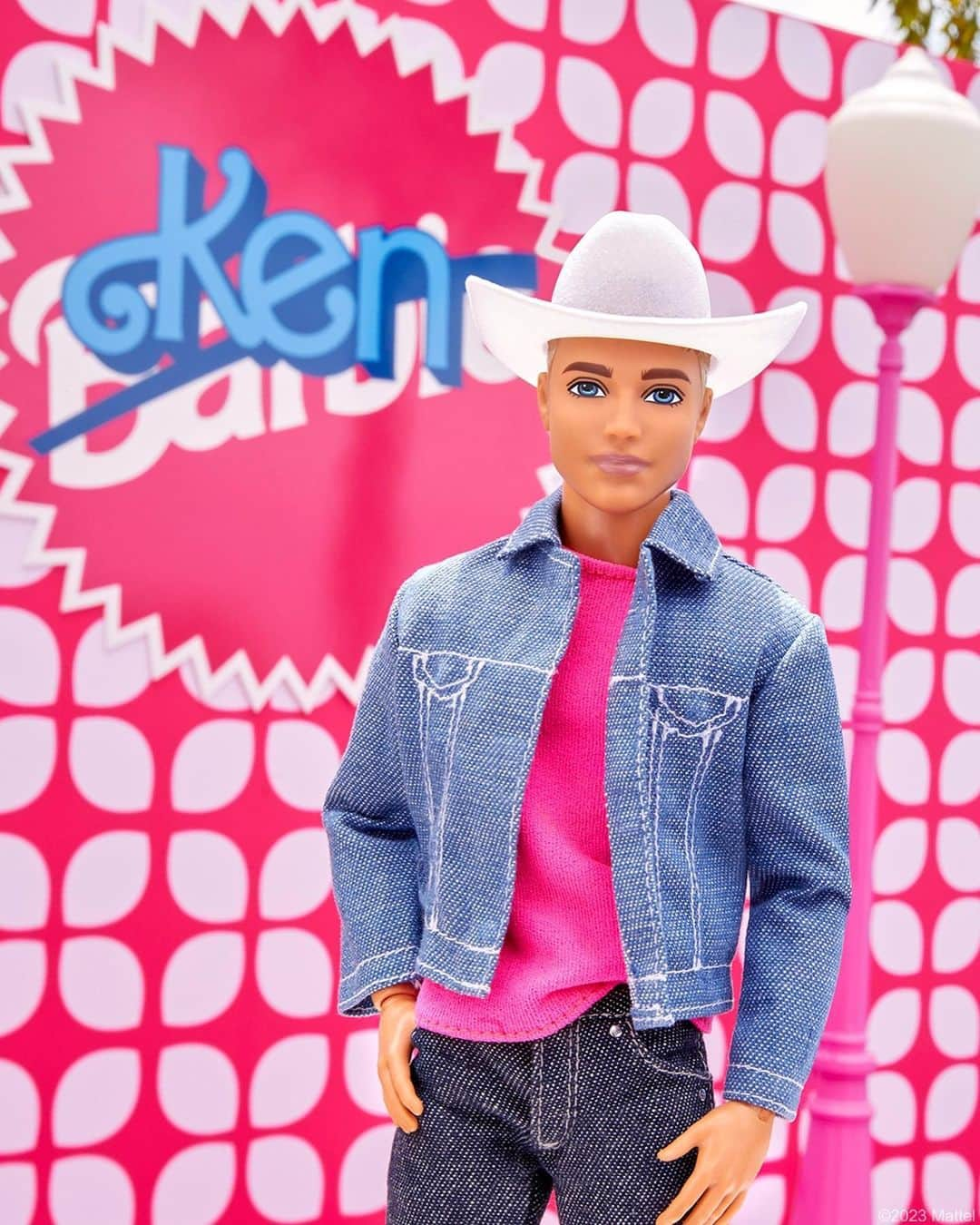 バービーさんのインスタグラム写真 - (バービーInstagram)「I’m bringing the Ken-rgy to the DreamHouse…⁠  Swipe for a sneak peek at my ✨improvements✨ to the Barbie Malibu DreamHouse, exclusively on @airbnb, July 17 at 10am PT. - Ken 🪩🤠 #BarbieTheMovie #barbie #barbiestyle⁠」6月28日 0時00分 - barbiestyle