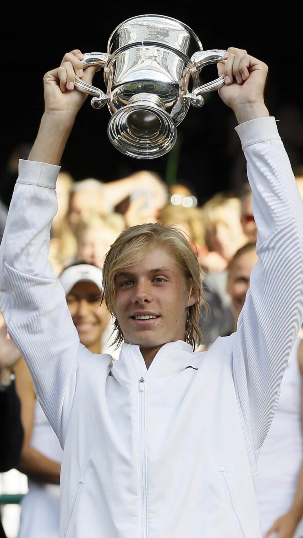 デニス・シャポバロフのインスタグラム：「This story’s from 2016 and pretty sure the ice cream helped me win the Wimbledon juniors title 😅  🎥 @playerstribune」