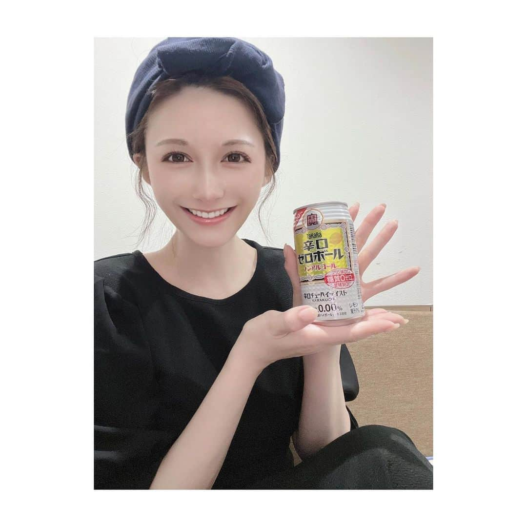 あゆかさんのインスタグラム写真 - (あゆかInstagram)「どうしても飲みたい日がド平日だったりしますよね⚘⚘⚘    そんな日の強い味方がノンアルコール飲料です。    TaKaRa 辛口ゼロボール ノンアルコールを  東京女子部レポーターとして試飲させていただきました。    ビール以外のノンアルコールと言えばジュースに近いカクテルのようなイメージでしたが、こちらは甘さや苦味で誤魔化していない、大好きなハイボールをすっきりとさせただけのお味という感じでした。満足度が高い！！    日々に取り入れていこうと思います🍹𓈒𓂂𓏸      #おうち横丁 #辛口ゼロボール #ノンアル #東京女子部 @tokyo_joshibu」6月28日 0時15分 - ayuka_23