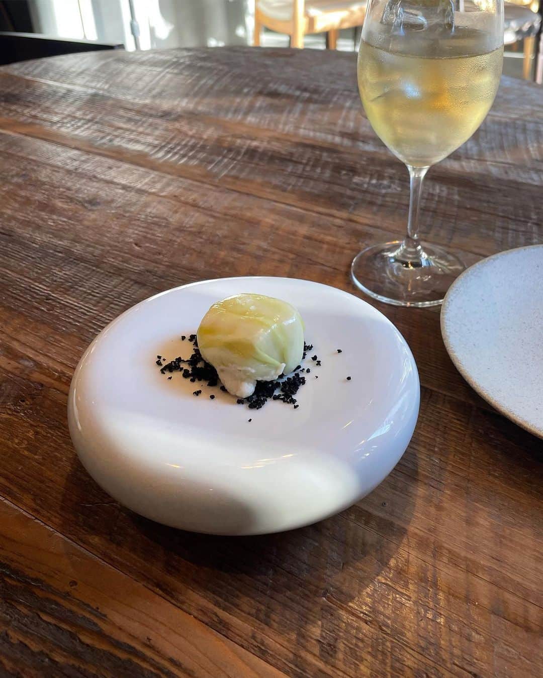 大野愛友佳のインスタグラム：「行ってみたかったビストロ🍽 DRESS GRAPEへ  最初のアミューズから心奪われた..❤︎  個人的にはリゾットが優勝 コスパも良くて女子会でまた使いたい場所になりました🍴💭  #渋谷ディナー#dressgrape」