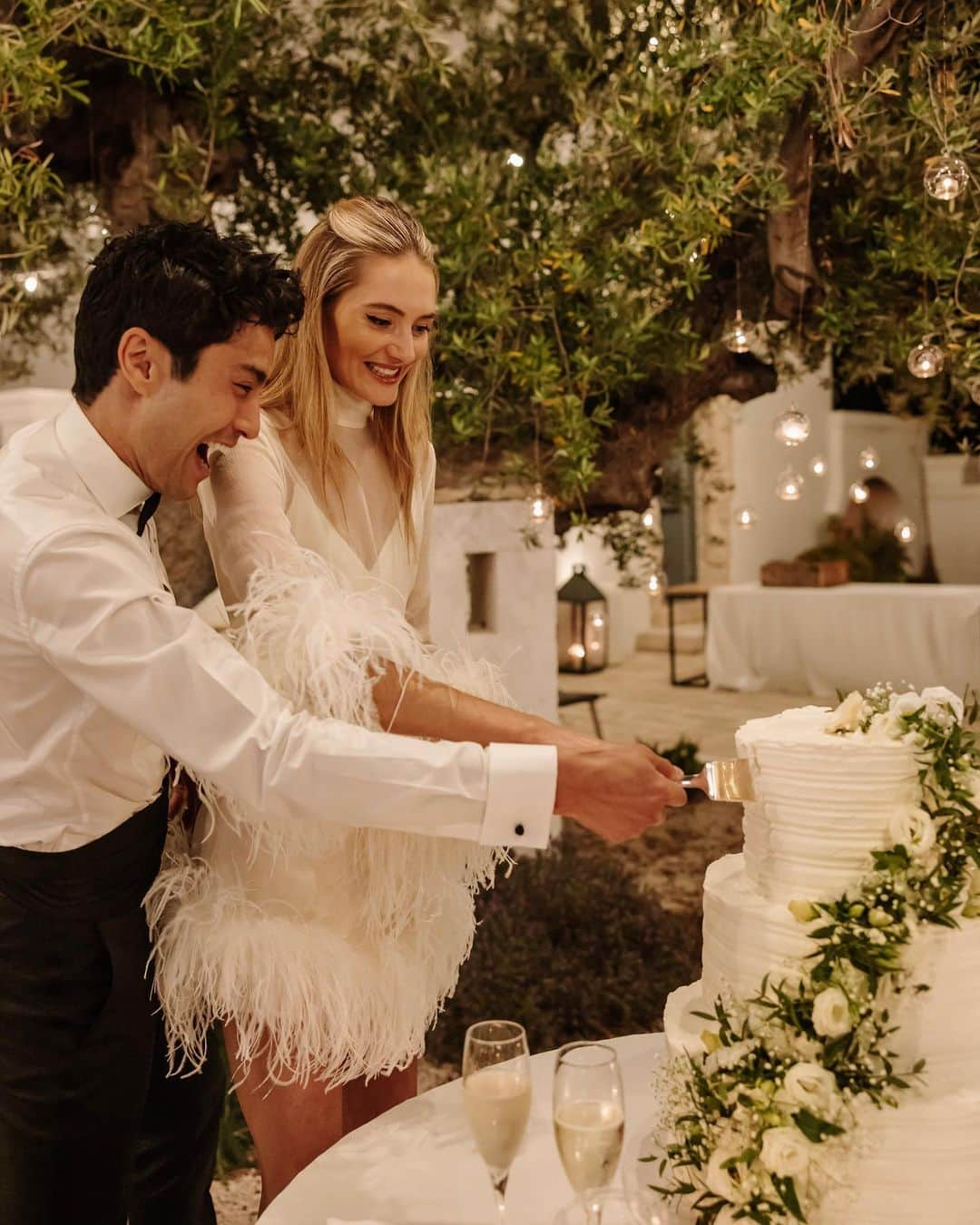 サンヌ・ヴロートさんのインスタグラム写真 - (サンヌ・ヴロートInstagram)「There was no question that our wedding cake was going to be a matcha creation by our dear friends @florianopellegrinojr & @isabellapoti . This cake was definitely the best wedding cake ever made and everyone agreed!   Has anyone ever had a wedding cake that made them cry? Well we did!」6月28日 0時40分 - sannevloet