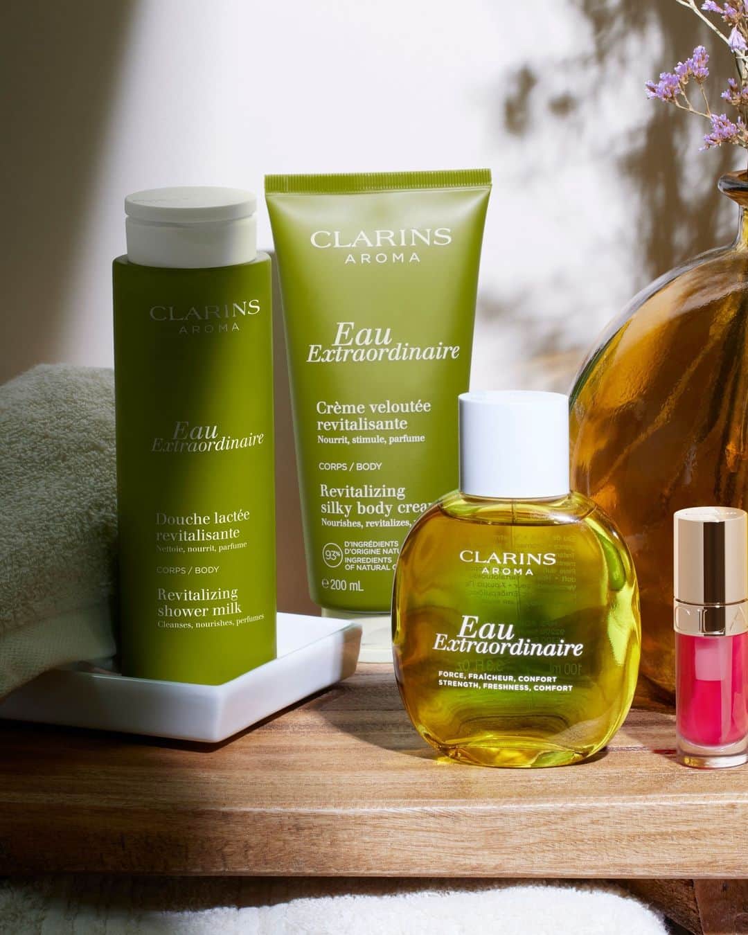 Clarins Australiaのインスタグラム：「The ultimate bathroom lineup to come home to after a long day.⁣ ⁣ Which are you reaching for first?⁣ ⁣ #Clarins #Aroma」