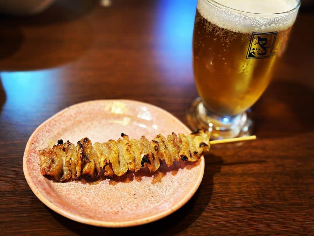 齋藤飛鳥のインスタグラム：「. 赤ちょうちん最高やがな〜🏮 #町焼鳥飲み」