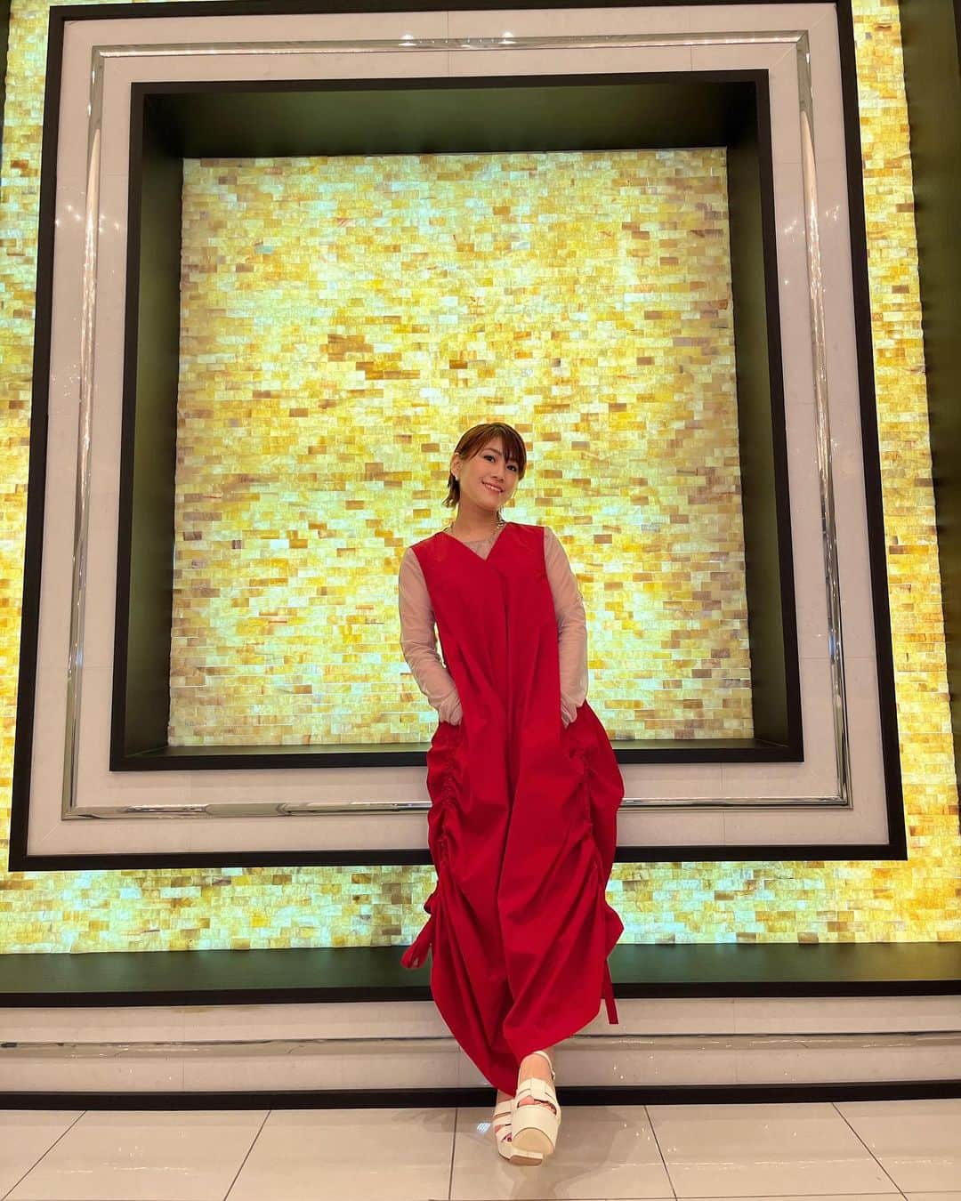 IMALUのインスタグラム：「「あなたはどれに当てはまる？スター★性格診断SHOW」ご覧頂いた皆さんありがとうございました〜！普段のカラオケで診断された私の性格は好奇心の塊パリピでした🧙🤙🏻  👗 @kogisonofuku  💄 @hairmakeup_mayu」