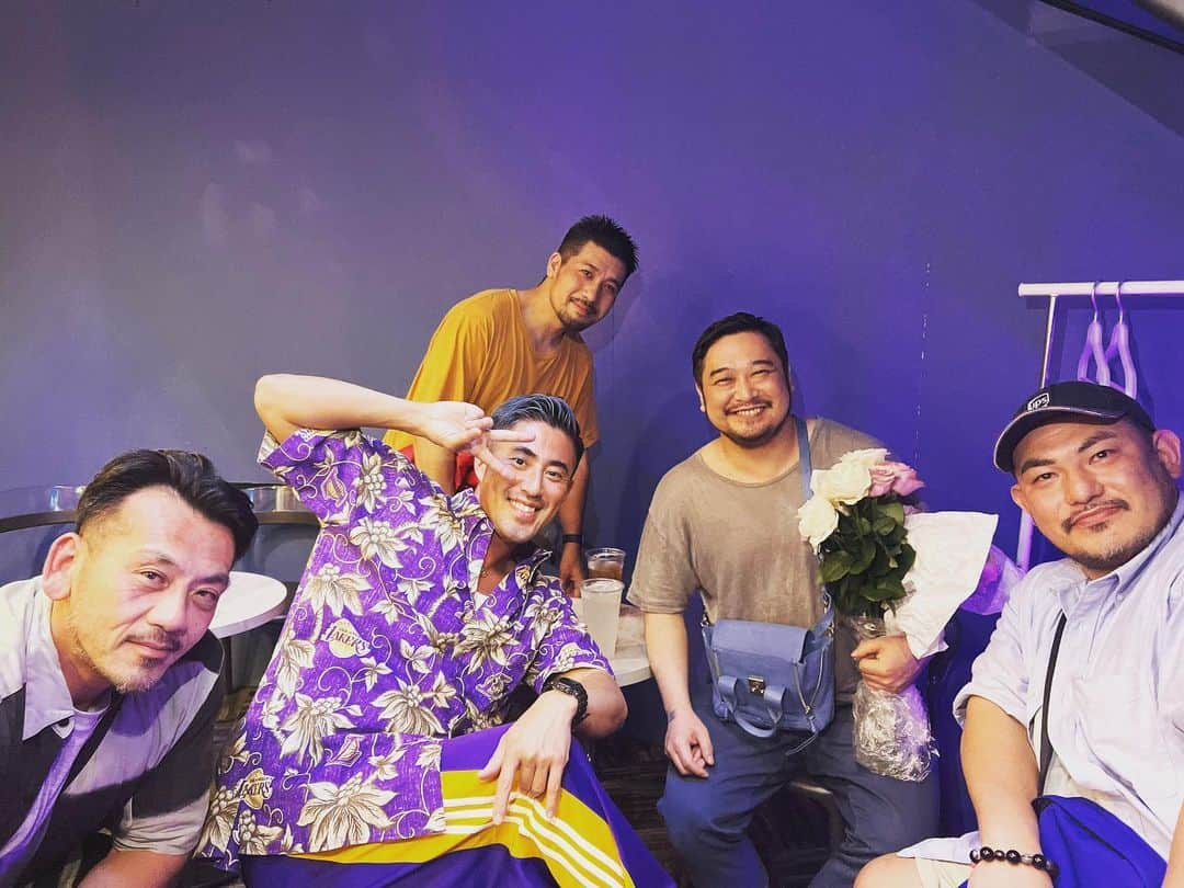 小林 ディスカスのインスタグラム：「FRIENDS！ 👱🏽‍♂️🔥🔥🔥🙋🏼‍♂️  いつもありがとう！！  #tokyo #japan #fashion #beauty #旧ワドア #friends #love」