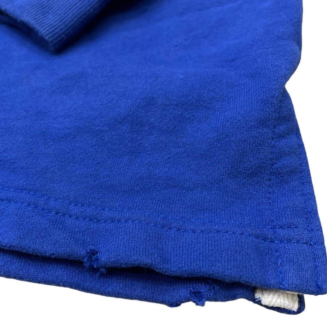 ジャムルさんのインスタグラム写真 - (ジャムルInstagram)「Ralph Lauren ラガーシャツ 青　¥6800+tax(7480) . 古着では定番、ラルフのラガーシャツですが、なかなかしっくりくる1枚に出会えないのがラガーシャツ。  綺麗なカラーリングの青ボディに切り替えでモノトーンのラインが入ります。このカラーバランスが秀逸！これはオススメできる1枚です！  スウェットまでの厚みはありませんが、裏起毛で良い着心地です。 .  WEB SHOPに入荷しております。 是非ご覧ください。 jammru.com  #お問い合わせはお電話で承ります #jammru#ralphlauren  #osaka  #fashion  #streetstyle  #streetfashion  #vtg  #vintage  #used  #usedclothing  #古着 #古着屋 #ファッション #70s #80s #90s」6月27日 17時13分 - jammru