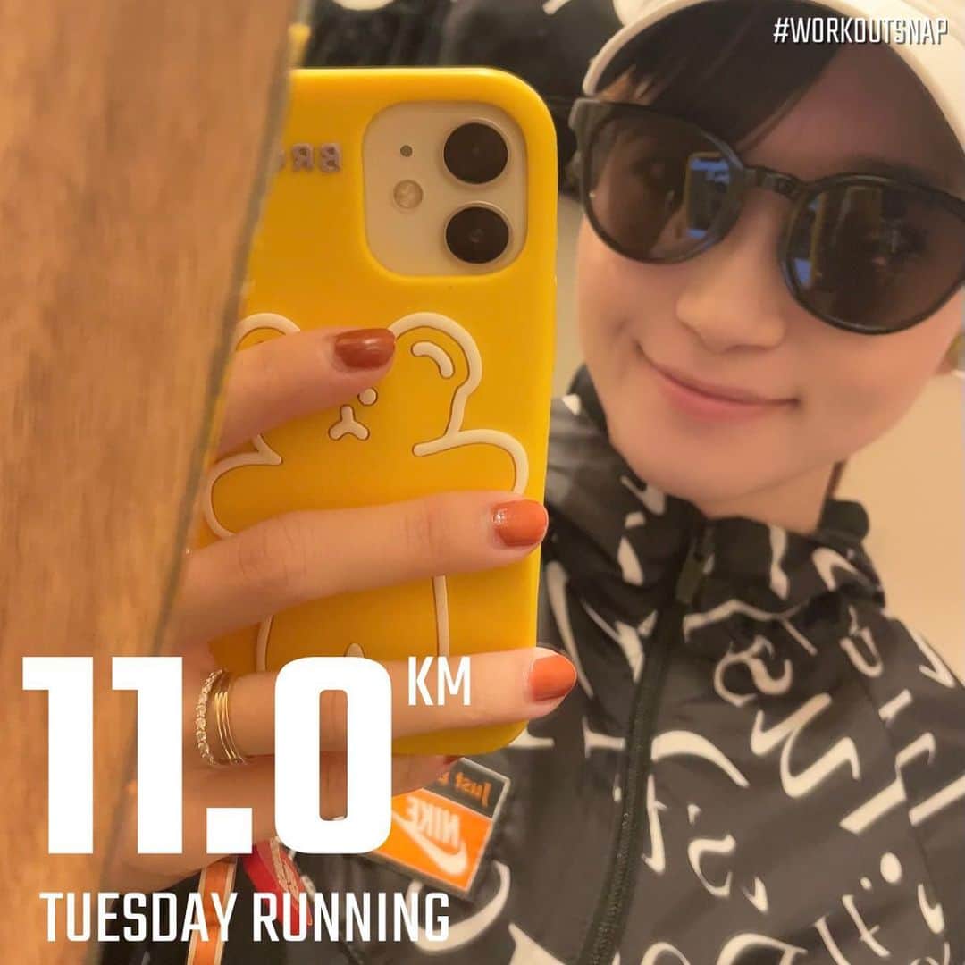 長谷川朋加のインスタグラム：「♡  ✎५⋆*{ 梅雨のむしむしラン🏃‍♀️ } ୨୧-------------------------------- ୨୧ ️ 蒸し暑いねーっ☺️🤍 少し走っただけでも汗だく滝汗！になる この季節が最高に好きだ👏🏻 からのシャワーとアイスが至福！！  夏だね🥺  そして7/2(日)はBBQ芸人の たけだバーベキュー( @takeda_bbq )さんの トークショーでイベントMCを務めます🎤  トークショーは無料で参加可能👏🏻🤍 是非お時間ある方はお越しください！  実際にその場でたけだバーベキューさんが お肉を焼いたり、おすすめのキャンプ飯を 作ったりします！わくわく  さらに当日までにお店で 5000円以上購入された方には 火起こし体験や、 たけだバーベキューさん特別レシピ、 サイン入りTシャツのプレゼントも あるそうですーっ！豪華☺️👏🏻  お申し込みはストーリーでご確認ください！ 楽しみだーい🫶🏻🤍🤍🤍  今宵も楽しくハッピーに🏃‍♀️🤍  ୨୧ -------------------------------- ୨୧ #やりたい事は全部やる #全力前向き前のめり #走るの大好き」