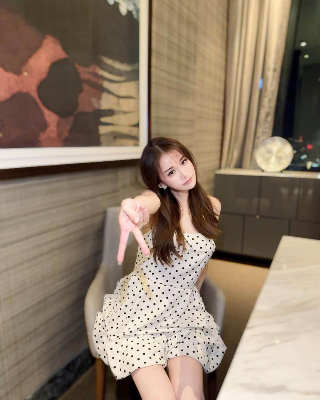 嬉野ゆみのインスタグラム：「2兎を追う者は1兎をも得られないなら、わたしは10兎を追う🐰🏹」