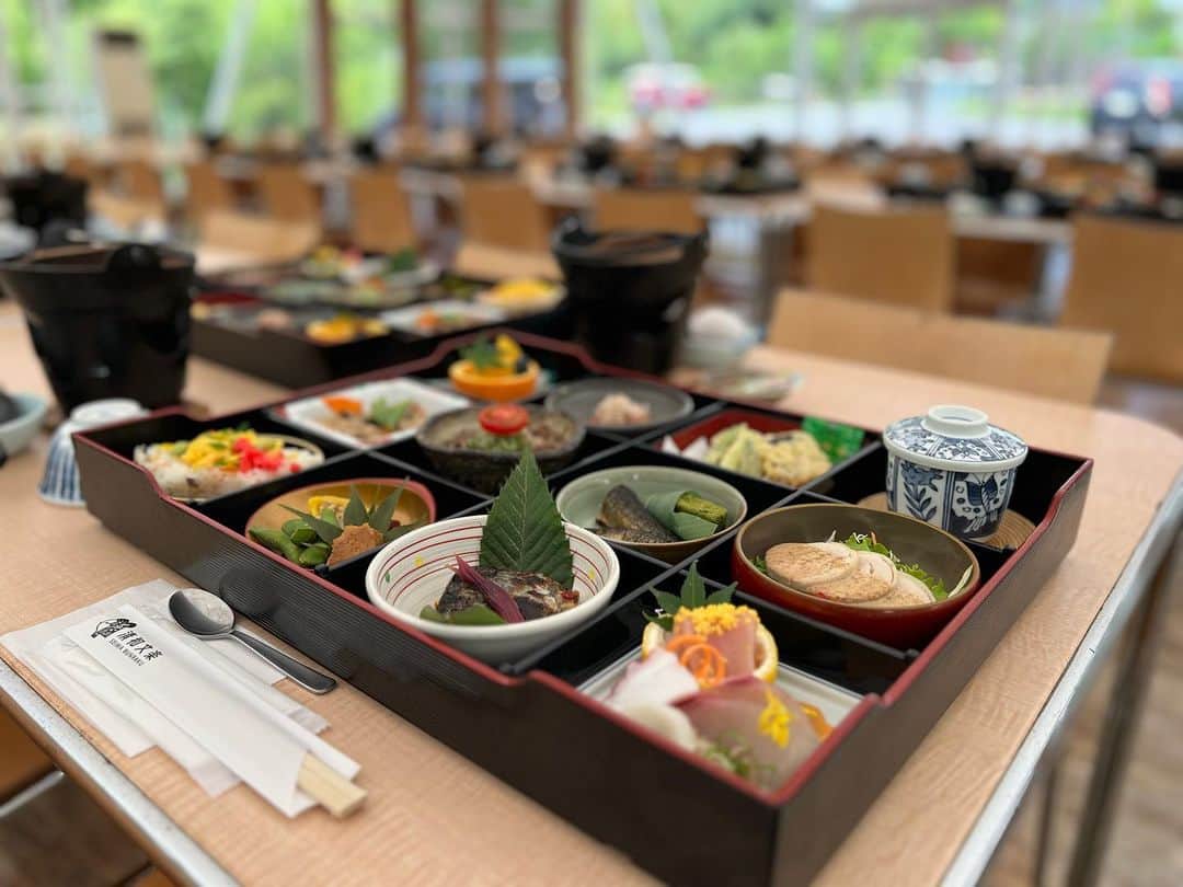 出口博幸さんのインスタグラム写真 - (出口博幸Instagram)「松花堂弁当　 やっと一本目終わった😅 なかなか大変っす。」6月27日 17時47分 - deguchi_hiroyuki