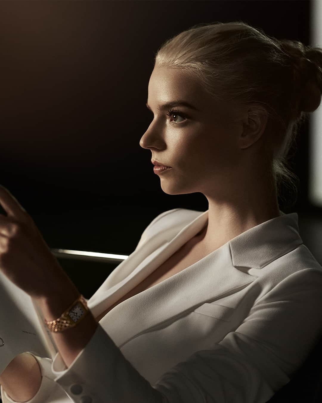 ジャガールクルトのインスタグラム：「Eternally iconic. #Reverso _ Anya Taylor-Joy @anyataylorjoy Reverso Classic Duetto Designed, made and assembled in our Manufacture _ Beautifully lit and visually arresting, Anya Taylor-Joy’s portraits capture her distinctive character along with the timeless style of the Reverso Classic Duetto. Her performance in ‘The Watchmaker of Watchmakers’ builds into a powerful message about the unseen work that makes creativity appear so effortless – a natural analogy to the art and craft of watchmaking. _ #JaegerLeCoultre #Reverso #TheWatchmakerOfWatchmakers #AnyaTaylorJoy」