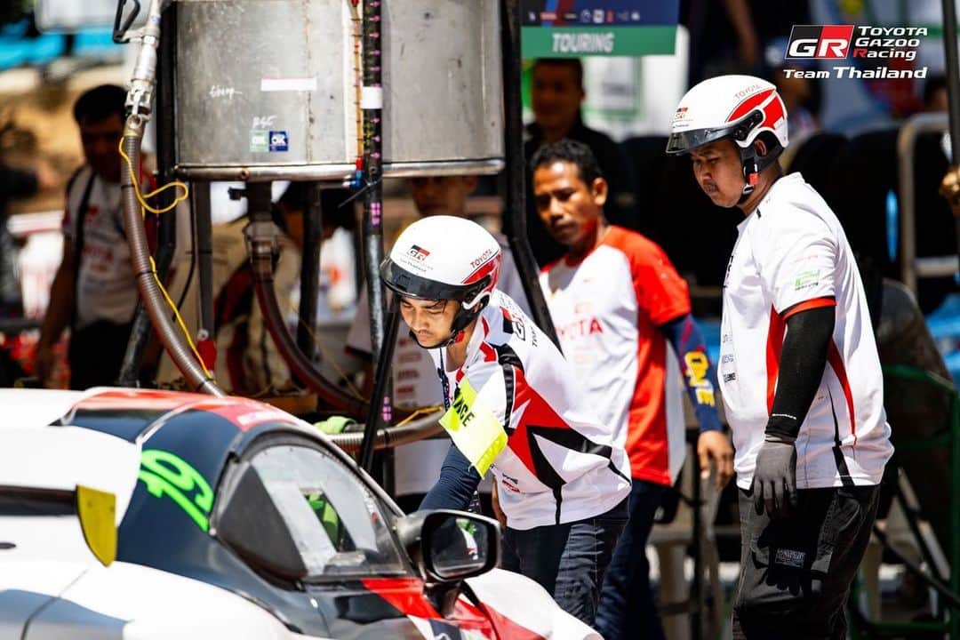 Toyota team thailandさんのインスタグラム写真 - (Toyota team thailandInstagram)「🚗TGRTT x Bangsaen GrandPrix 2023 RAAT Thailand Endurance International Championship R.2 มาราธอน 4 ชั่วโมงเต็ม วันพุธที่ 28 มิถุนายนนี้ เริ่มเวลา 8:30น. 🚗#19 Driver: ณัฐพงษ์ ห่อทองคำ (Nattapong H.) / อัครพงษ์ อัคนีนิโรธ (Akkarapong A.) / กฤษฏิ์ วสุรัตน์ Kris V. Car: TOYOTA 86 Class: Touring Car 🚗#20 Driver: สุทธิพงศ์ สมิตชาติ (Suttipong S.) / ณัฐวุฒิ เจริญสุขะวัฒนะ (Nattavude C.) / Hermann Car: TOYOTA 86 Class: Touring Car 🚗#37 Driver: ธัญชนก เจริญสุขะวัฒนะ Thanchanok C. / ณ ดล วัฒนธรรม (Na Dol V.) / เคนทาโร่ ชิบะ (Kentaro C.) Car: Altis One Make Race Class: Altis One Make Race」6月27日 18時01分 - toyotagazooracingteamthailand