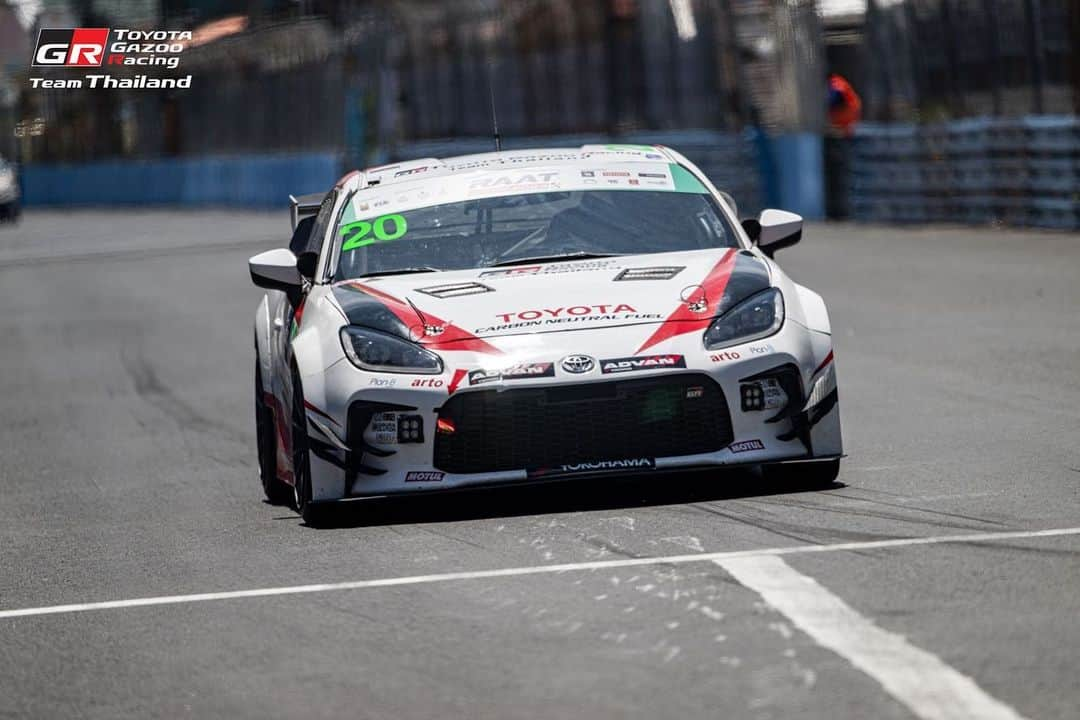 Toyota team thailandさんのインスタグラム写真 - (Toyota team thailandInstagram)「🚗TGRTT x Bangsaen GrandPrix 2023 RAAT Thailand Endurance International Championship R.2 มาราธอน 4 ชั่วโมงเต็ม วันพุธที่ 28 มิถุนายนนี้ เริ่มเวลา 8:30น. 🚗#19 Driver: ณัฐพงษ์ ห่อทองคำ (Nattapong H.) / อัครพงษ์ อัคนีนิโรธ (Akkarapong A.) / กฤษฏิ์ วสุรัตน์ Kris V. Car: TOYOTA 86 Class: Touring Car 🚗#20 Driver: สุทธิพงศ์ สมิตชาติ (Suttipong S.) / ณัฐวุฒิ เจริญสุขะวัฒนะ (Nattavude C.) / Hermann Car: TOYOTA 86 Class: Touring Car 🚗#37 Driver: ธัญชนก เจริญสุขะวัฒนะ Thanchanok C. / ณ ดล วัฒนธรรม (Na Dol V.) / เคนทาโร่ ชิบะ (Kentaro C.) Car: Altis One Make Race Class: Altis One Make Race」6月27日 18時01分 - toyotagazooracingteamthailand