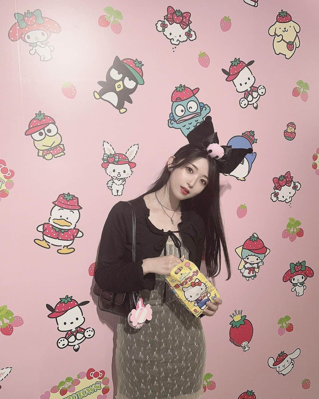 れみぱんのインスタグラム：「ピューロのキャラグリ、椅子なくなってキャラちゃんと触れ合えるようになってたよ🎀」