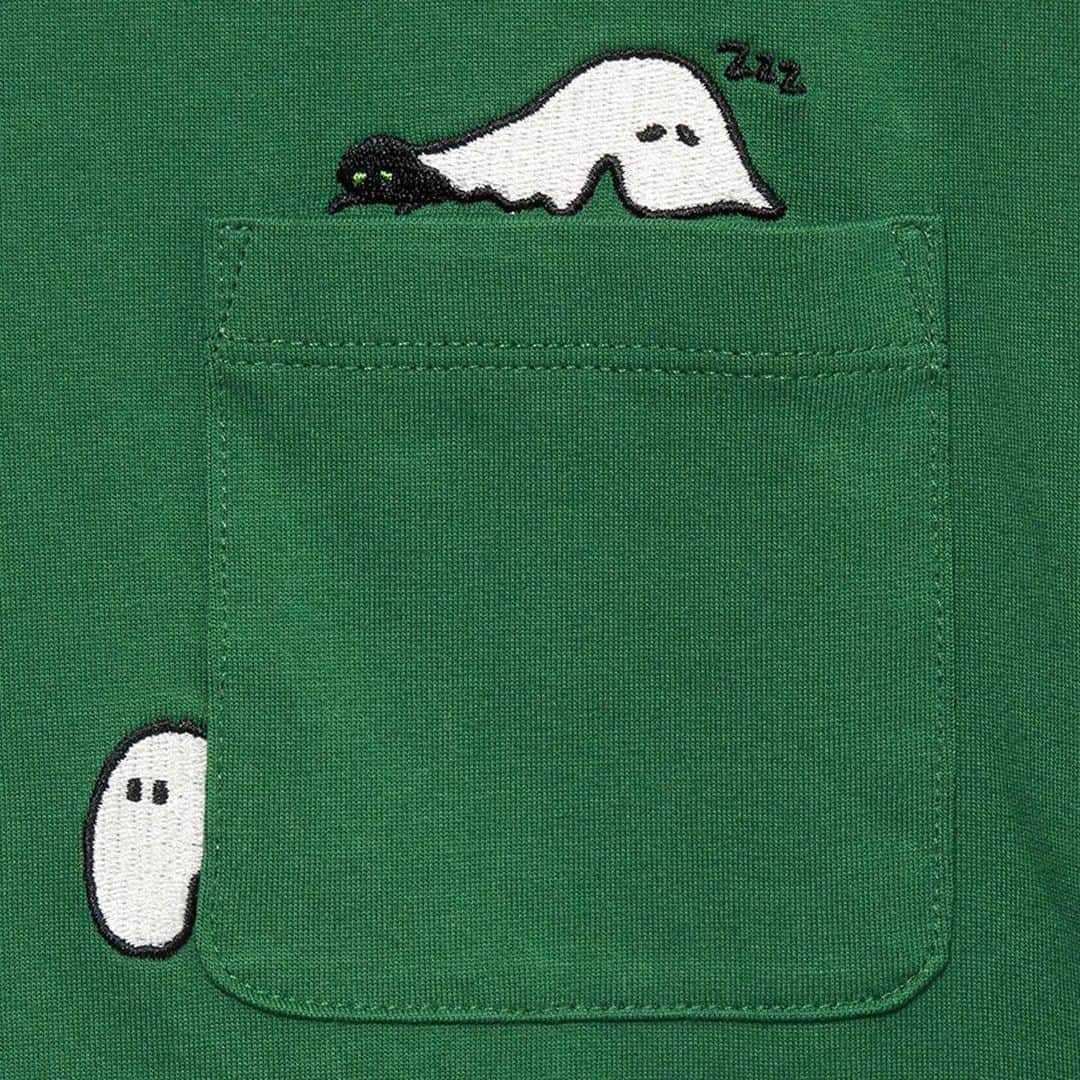 グラニフ graniphさんのインスタグラム写真 - (グラニフ graniphInstagram)「気になる商品は画像をタップ✔️  オバケに見える殻を背負って、ずるずる這いずる「オバケモドキ」。真っ黒で不気味な本体ですが、実はとっても臆病な性格なのです。架空の生物を描いた、ユーモラスでかわいらしいキャラクターデザイン。  ・吸水性と速乾性に優れた機能を発揮するコットンとポリエステル混紡の天竺素材を使用した、ルーズなシルエットのTシャツ。 ・サラッとして気持ちの良い着心地で、快適な環境をサポート。 ・洗濯後の乾きも早く、デイリーに使えて毎日着たくなるアイテムです。 ・[刺繍加工] ---------------------------------------- ■生地の厚み：ふつう ■伸縮性：ややあり ■透け感：なし ■光沢感：なし ■洗濯：単独洗い ---------------------------------------- ▶︎ グラニフ [Graphic Life Store] @graniph_official  #グラニフ#graniph#グラフィック#グラフィックデザイン#graphic#graphicdesign#キャラクター#character#characterdesign#characterart#coordinate#art#illustration#Tシャツ#Tシャツコーデ#オバケモドキ」6月27日 18時18分 - graniph_official