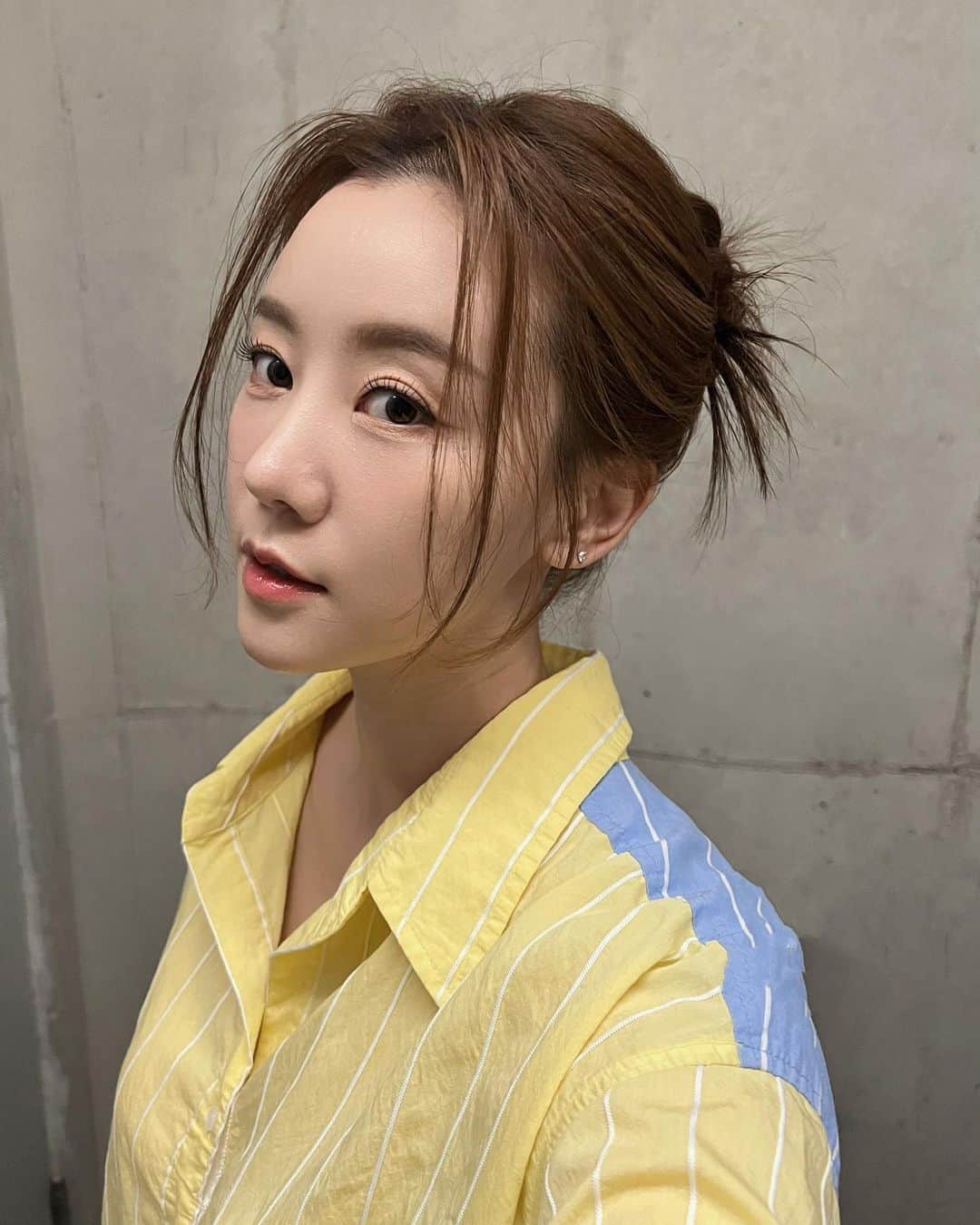 チェ・ジャヘのインスタグラム：「. hair @abybom_suhee  make up @abybom_joy  @narae_hyejin_qq   변신시켜줘서 고마워🤍」