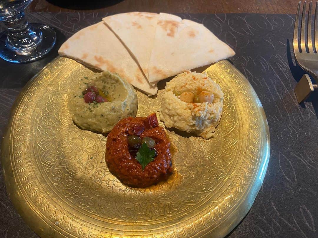 田添菜穂子さんのインスタグラム写真 - (田添菜穂子Instagram)「先日行ったアラビアン。  アラビア料理のコースって初めて食べたけど、タジンが4種類もついて大満足。  お皿やティーカップに至るまで、雰囲気満点で楽しかったです！！  #アラビア料理 #タジン #渋谷スクランブルスクエア #carvaantokyo」6月27日 18時48分 - nahokotazoe