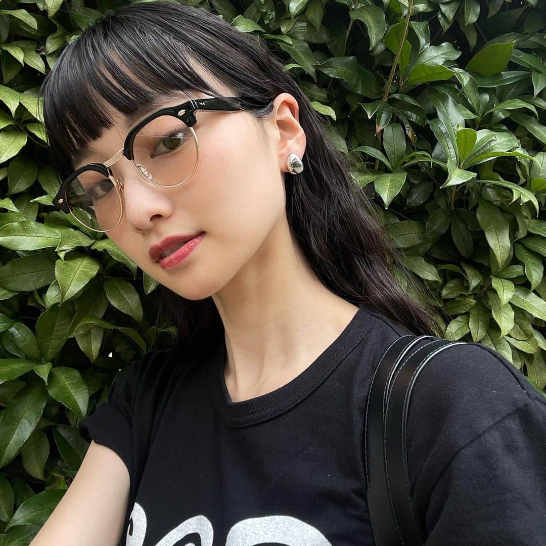のインスタグラム：「. 休日のアイメイクはこんな感じ。 リップは気分で❤️」