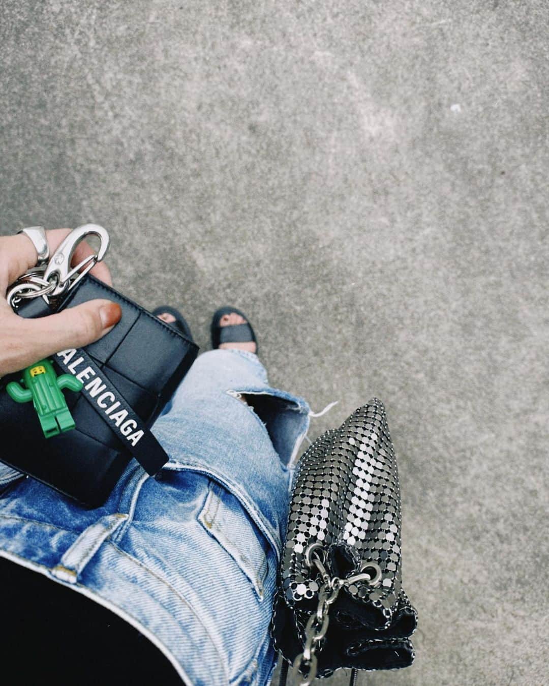 山本明果のインスタグラム：「⠀ ⠀ ⠀ ⠀ ♡ ⠀ ⠀ 好きなものの集まり ⠀ ⠀ ストーリーでご質問多かったバッグは @bigotre_official  ⠀ ⠀ 何年か前のビゴターたち最近またよく使ってる。 ⠀ ⠀  ワイルドスピードが面白かった🎞️ 変わった車に乗りたくなる。 ⠀ ⠀ 晩ごはんの焼きしいたけ 地場もん屋でたくさん野菜買って楽しかったー 早く茄子の揚げ浸し食べたい。 ⠀ ⠀」