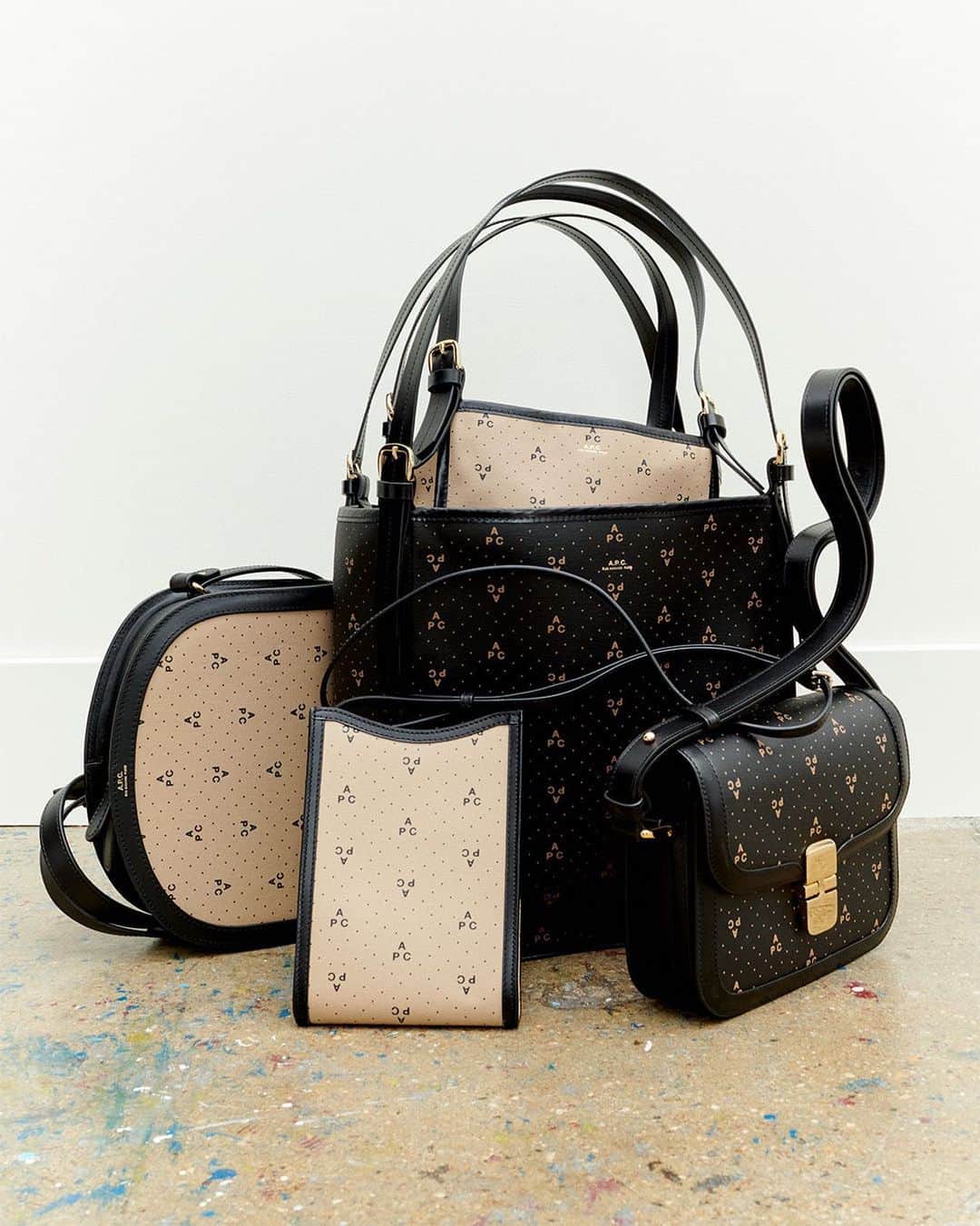 アーペーセーのインスタグラム：「Introducing the A.P.C. Monogram.  A playful take on our logo signature.   The monogram can be found on the iconic Grace, Demi-Lune, Jamie and Cabas Poppy lines in a black and a beige version.   #APCParis」