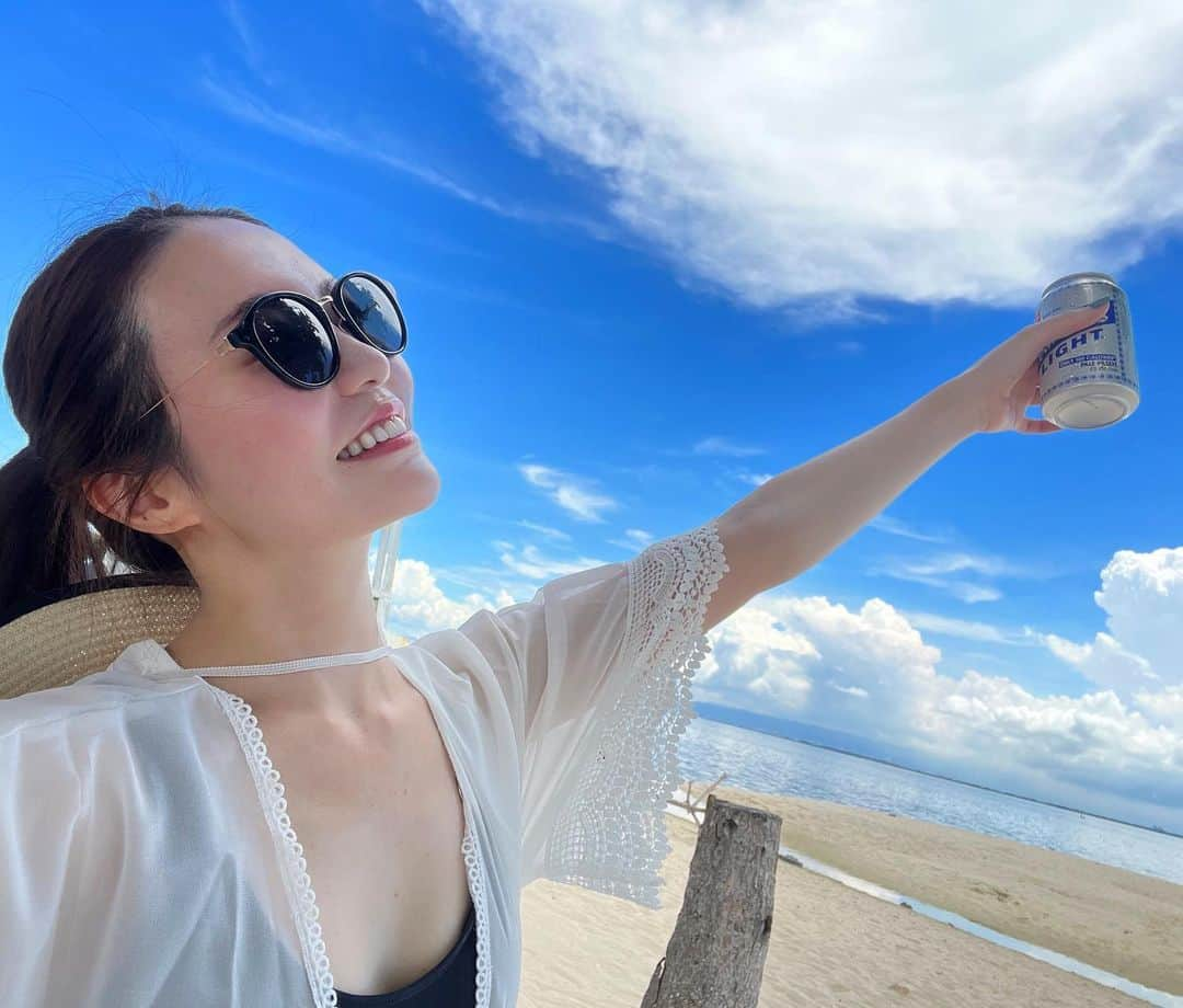 村田莉さんのインスタグラム写真 - (村田莉Instagram)「パンダノン島🏝️☀️ 綺麗すぎて合成みたい🤣  現地のおばちゃんの手作りハマグリスープ美味しかったなぁ🐚🤤  初めてのセブは、ジンベイザメシュノーケリング🦈に始まり、バイクで山登ったり、川に飛び込んだり、滝に打たれたり、自然の中でアクティブに遊びました☀️🧚🏻‍♀️  セブの素敵な写真➕ガイド有難うございました💙 @ocean_king_cebu @drunkingkoichi   日本人ガイドさんなので、私のように英語が話せない方はとっても安心です👍🏻笑  #Philippines #🇵🇭 #cebu #フィリピン #セブ島 #필리핀 #세부 #パンダノン島 #pandanonisland #旅行記 #セブ島旅行」6月27日 19時30分 - murata_mari