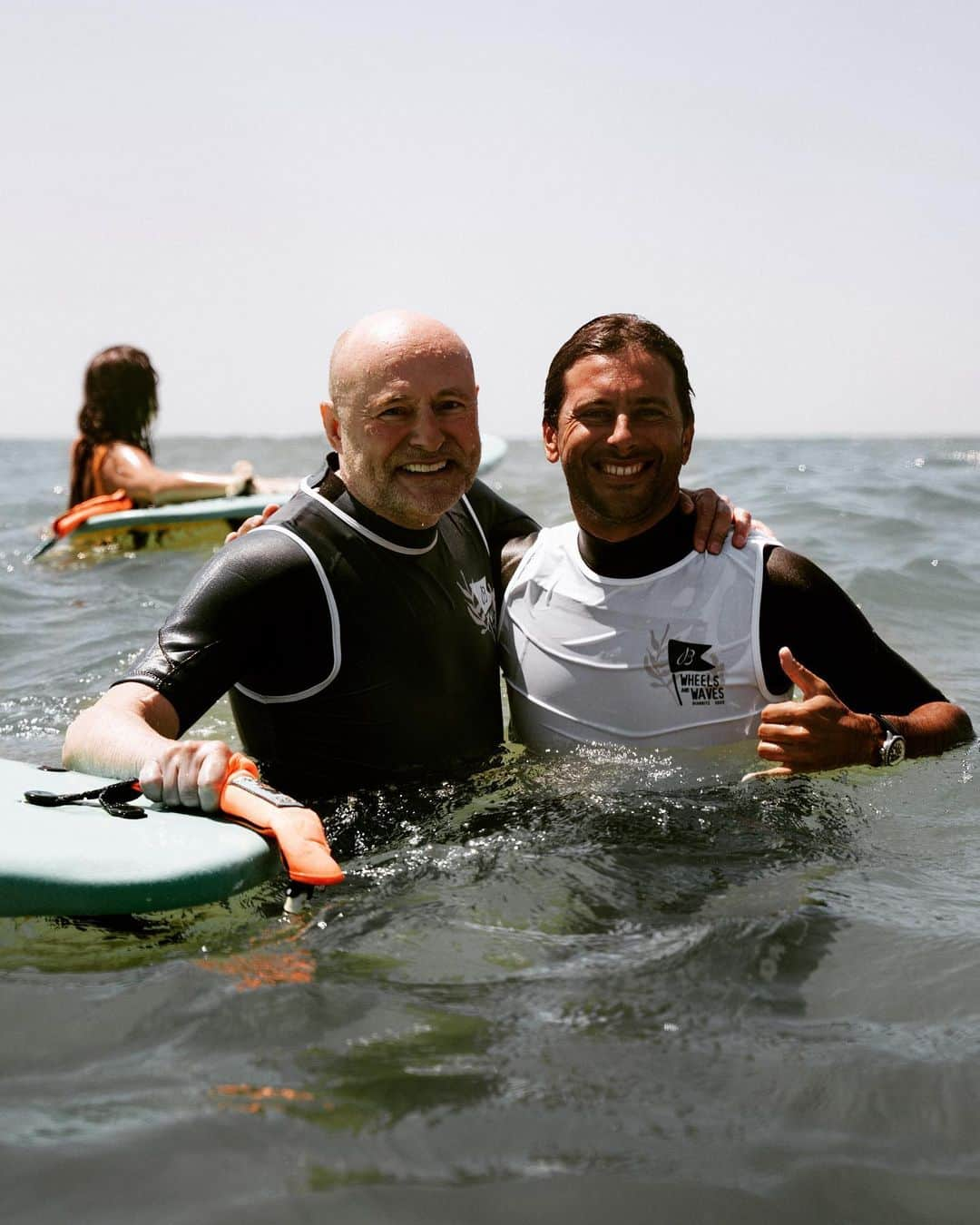 ジェレミー・フローレスのインスタグラム：「I had an awesome time with the @breitling family in Biarritz… such great mix of characters sharing our passion ! Great vibes great friends. I see you guys soon in the ocean sharing some waves 🤙🏼 @breitling_france . . Des supers moments la semaine dernière avec la famille breitling à Biarritz. Un sacré mix de personnalités différentes du monde entier. On se revoit très bientôt à l’eau 🤙🏼 #squadonamission #breitling #biarritz #superocean」