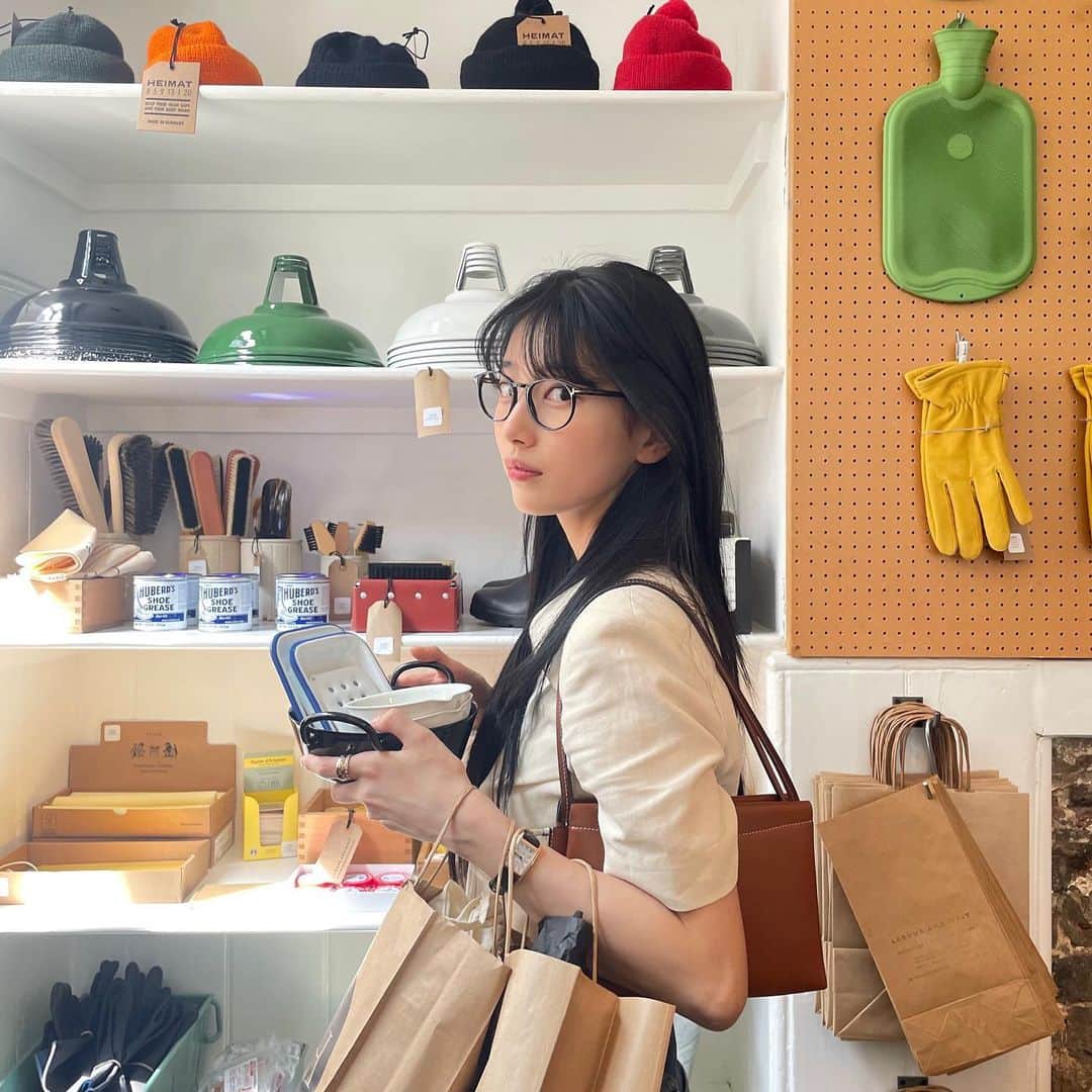 ペ・スジさんのインスタグラム写真 - (ペ・スジInstagram)「런던에서 1」6月27日 19時32分 - skuukzky