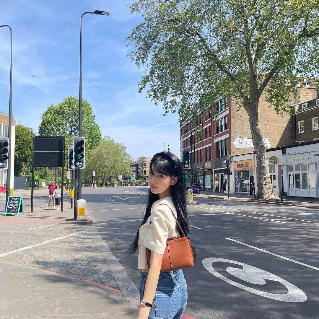 ペ・スジさんのインスタグラム写真 - (ペ・スジInstagram)「런던에서 1」6月27日 19時32分 - skuukzky