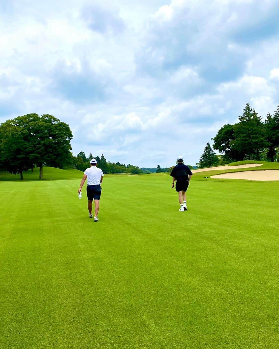 亀梨和也さんのインスタグラム写真 - (亀梨和也Instagram)「Golf⛳️  #高橋由伸　さんと #TEAM Going #ベスト更新ならず #OB2連続はあかんやつ #でもナイスバーディー #最高な時間 #日焼け止めはしっかり塗りました #ウェア選びも楽しい #次はクラブも新調しよかうかな #あー楽しい #素敵なゴルフ場 #気持ちよかった #あー幸せ #小指、、、笑 #何の約束？ #ごめんテンション高めで投稿してるね #あー楽しかった」6月27日 19時35分 - k_kamenashi_23