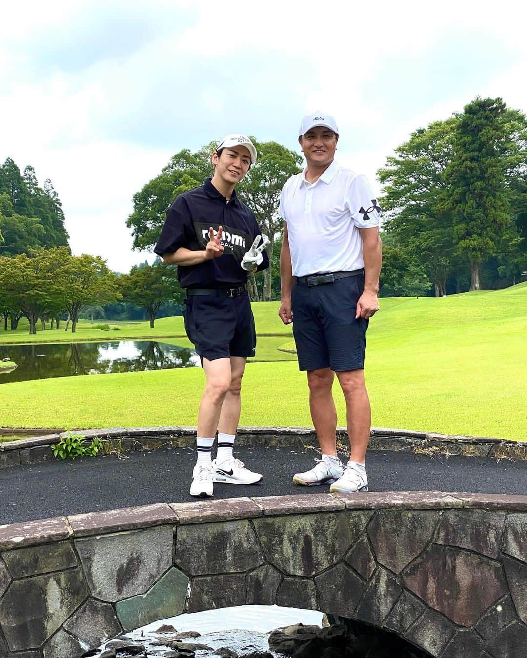 亀梨和也さんのインスタグラム写真 - (亀梨和也Instagram)「Golf⛳️  #高橋由伸　さんと #TEAM Going #ベスト更新ならず #OB2連続はあかんやつ #でもナイスバーディー #最高な時間 #日焼け止めはしっかり塗りました #ウェア選びも楽しい #次はクラブも新調しよかうかな #あー楽しい #素敵なゴルフ場 #気持ちよかった #あー幸せ #小指、、、笑 #何の約束？ #ごめんテンション高めで投稿してるね #あー楽しかった」6月27日 19時35分 - k_kamenashi_23