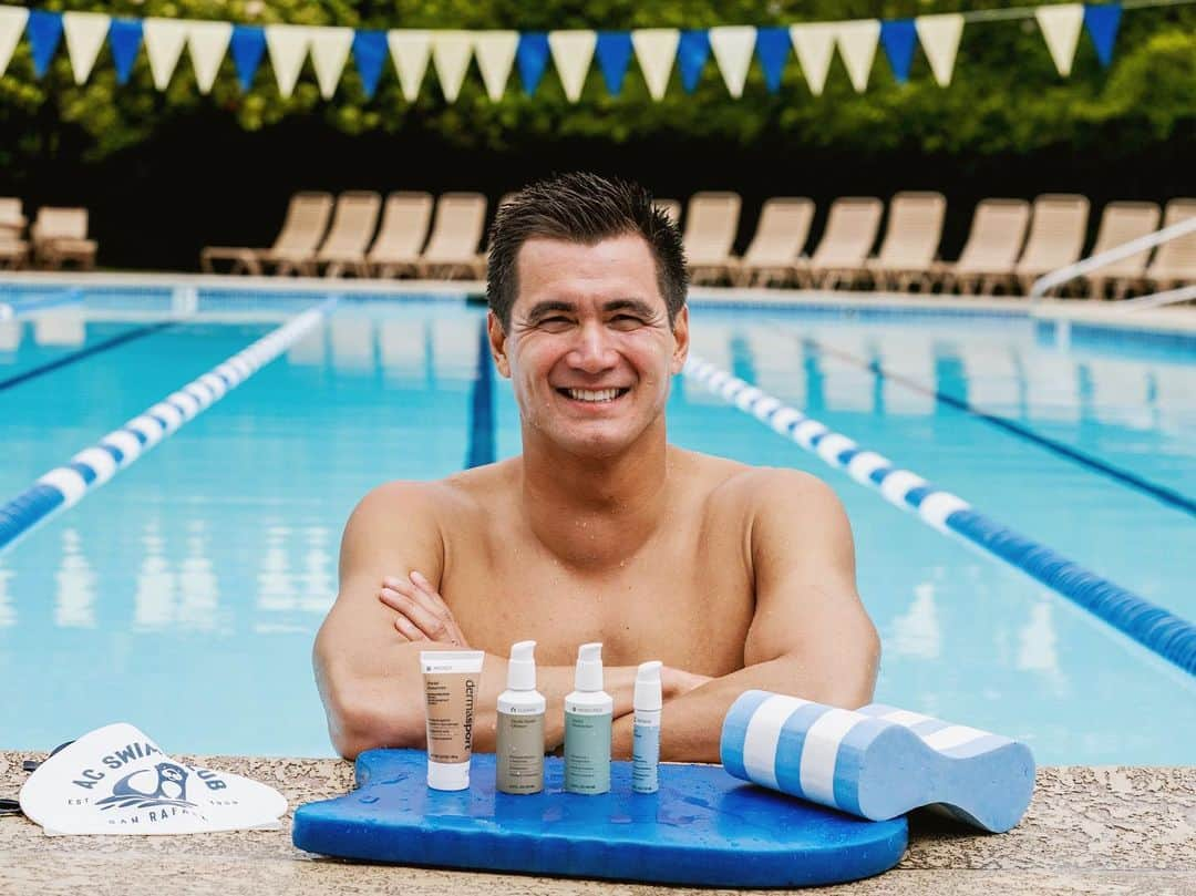 ネイサン・エイドリアンのインスタグラム：「"As a competitive swimmer, I have always been challenged by the irritating effects of chlorine and sun on my face. I would often use a mineral sunscreen before I got in the water, and then use a petroleum jelly product on my face post-swim.   When I started using Dermasport, the experience was completely different: the sunscreen felt soothing and hydrating, and using the cleanser and moisturizer post-swim made my skin feel as healthy, if not more, than it did before I got in the pool.”  📸: @bex.wyant #dermasportpartner」