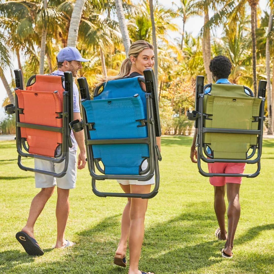 トミー バハマのインスタグラム：「A great excursion is about the company, the views, and a comfortable chair for kicking back and enjoying both. Our #excursionchair is the best seat *anywhere*.」