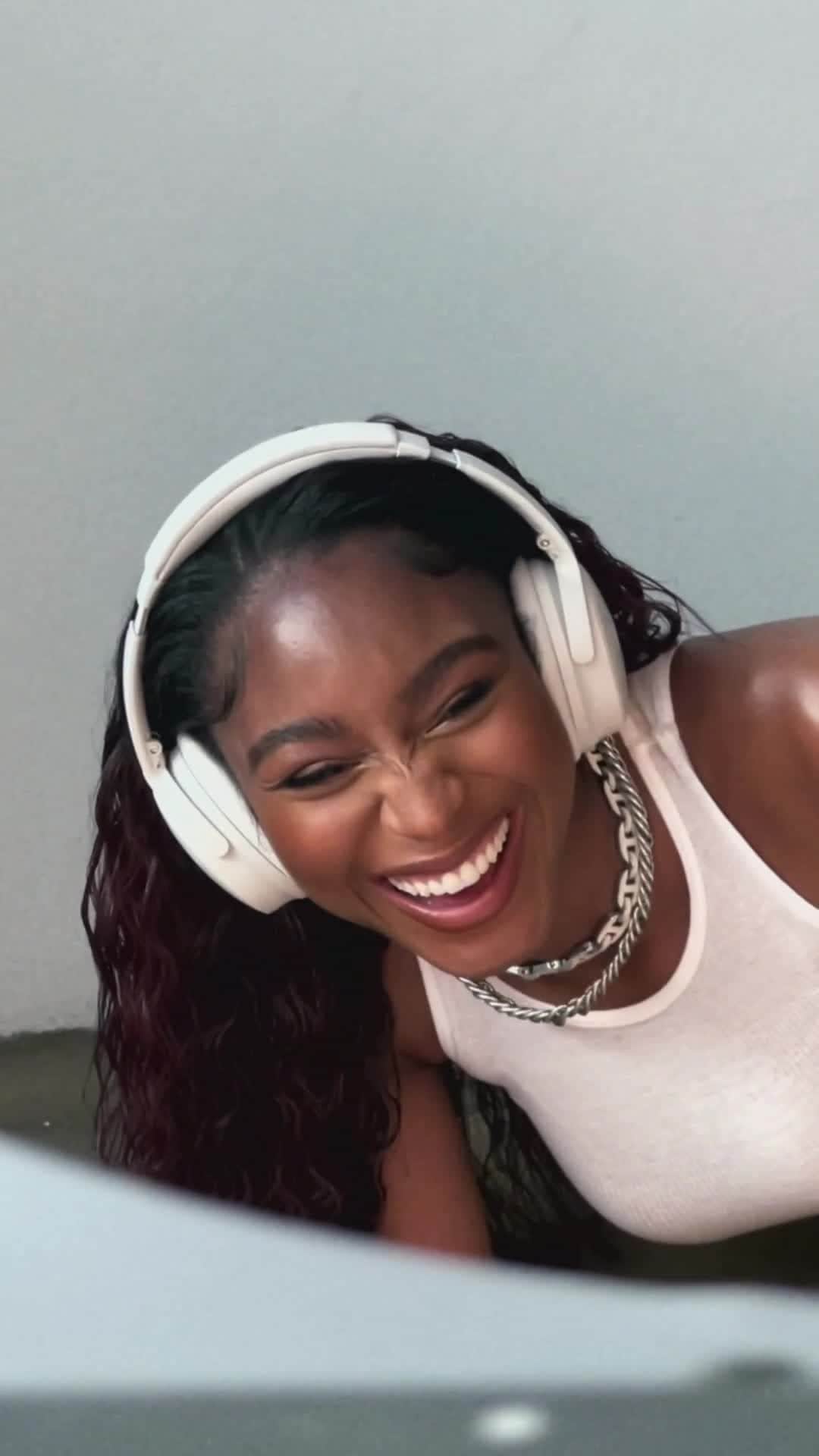 BOSEのインスタグラム：「QuietComfort 45 Headphones are perfect for listening to @Normani on 🔁.」