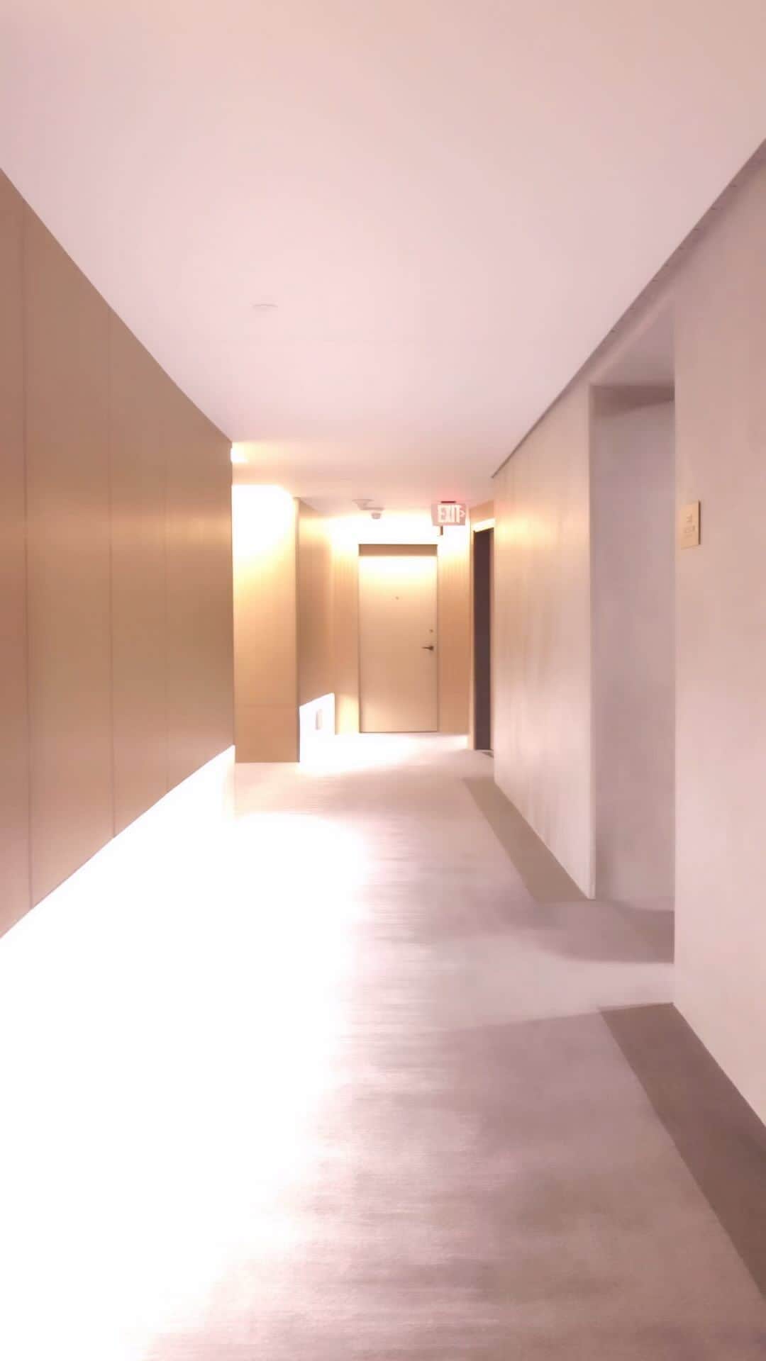 ファボラスのインスタグラム：「Shining way too hard for any shade to affect us.. 💔 ❤️‍🩹 🖤」