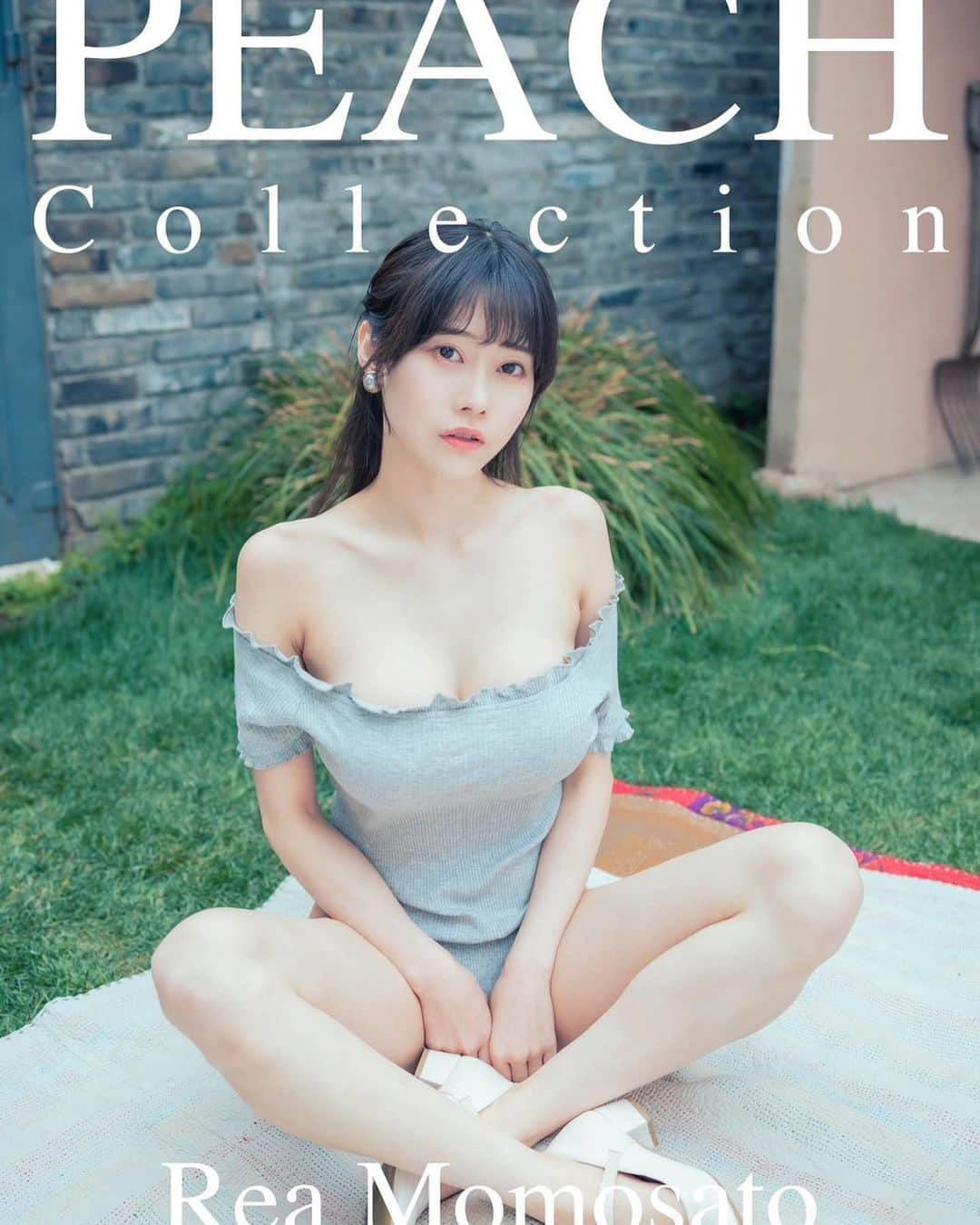 桃里れあのインスタグラム：「【お知らせ】  AmazonKindle限定写真集『PEACH Collection』がリリースされました✨  ハイレグ、透け、マイクロなど… 398ページ堪能してください…🩵。 unlimited会員なら0円で読めます🫶  高評価とレビュー待ってるね🥰♡  👉amzn.asia/d/94KuUXt  ・ ・ ・ ・ next event ▶︎▶︎ 7/22(土)シルバーローズ撮影会 8/11(祝金)コスホリック in 東京都立産業貿易センター台東館 8/13(日)コミックマーケット 小町ねねちゃんのスペースをお借りします！ 8/26(土)撮影会？ ♡ ••┈┈┈┈┈┈┈┈•• ♡  ✔︎看護師とグラビアアイドルの二刀流⚔️ ✔︎Twitterも「桃里れあ」同じrea_momosatoです！ ✔︎カフェやコーディネート投稿メインの日時垢もフォローしてね🌸 @reaxx___o32o ✔グルメアカウントもフォローしてね🍽️🤍 @rea___gourmet  ✔︎SNSには載せないエッチな自撮りはファンティアを見てね☺️🌸(ハイライトから簡単にリンク飛べます🕊) ✔︎Amazon Kindle unlimitedセミヌード写真集「一日だけの恋人」配信中✨  ✔︎コメント全部見てます！いつもありがとう☺️🌷 ✔︎フォロー、保存、コメント、嬉しいです✨  ♡ ••┈┈┈┈┈┈┈┈•• ♡  #japanesegirl #sexylooks  #animegirl  #sexybbw #gravure #pinupgram #cosplaygirls #sexygirls #pinupgirl #内衣 #腹肌 #漂亮 #姐姐 #性感的 #自拍  #扎心了 #东京 #护士 #日系穿搭 #셀스타 #셀카 #패션스타그 #데일리 #좋아요 #맞팔 #소녀 #コスプレ #水着 #彼女 #kindleunlimited」