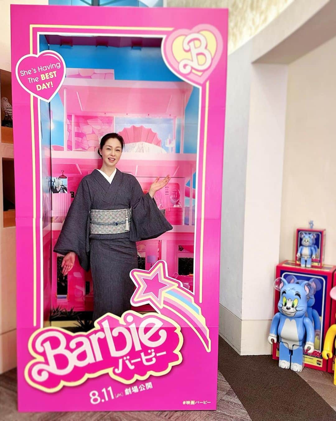 川原亜矢子のインスタグラム：「Barbie✨ #tokyo #doll #barbie #kimono #都内 #人形 #バービー #着物 #日常着物 #映画バービー」