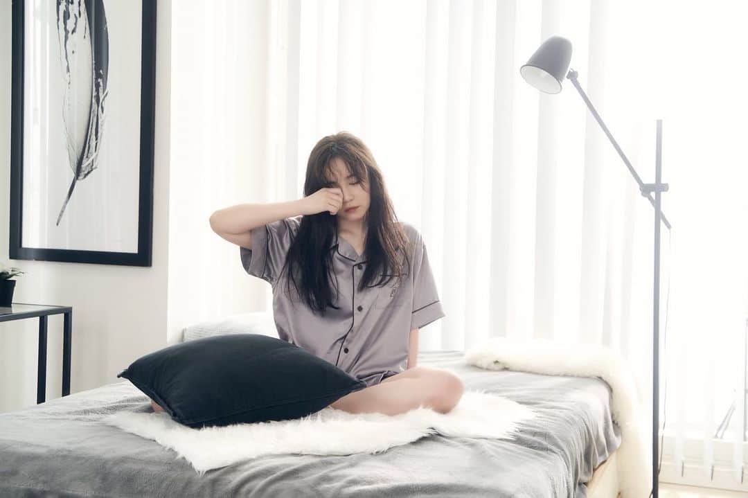 鷲尾伶菜のインスタグラム：「グッズ解禁 夏用ルームウェア 最強です。生地にも拘って着心地最高です。おすすめ。 まずはgray」