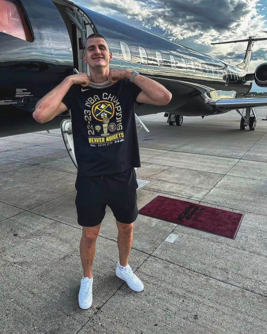 ニコラ・ヨキッチさんのインスタグラム写真 - (ニコラ・ヨキッチInstagram)「Drip Jokic 🥶🥶 . . . #jokic #jokicnikola #joker #nikola #nikolajokic #denver #nuggets #denvernuggets #colorado #nba #basketball #serbia #usa #srbija #sombor #belgrade #beograd #mvp」6月27日 20時11分 - jokicnikolaofficial