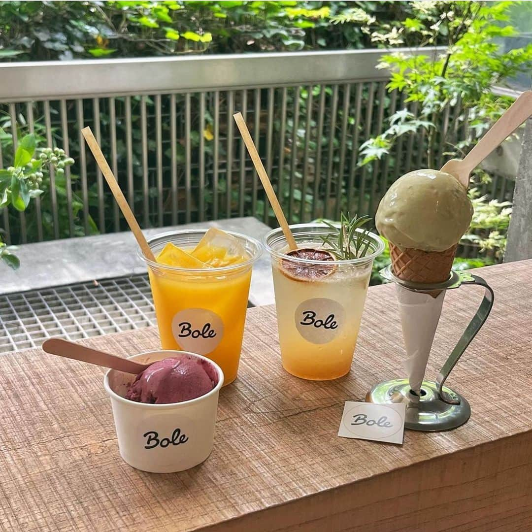 ピュアラモ@オフィシャルのインスタグラム：「@7nerds46 さんのおすすめカフェをpickup♡  📍Bole coffee & ice cream(新代田)  ⌇ @bole.hanegi   新代田に6/8オープンのカフェ。  馬喰町にあるBridgeの2号店🍦 Bridge行くと必ず食べるピスタチオをここでも食べられた🩵🥹  緑に囲まれて素敵な空間だった𓂃  #カフェ#カフェ巡り #カフェスタグラム #カフェ好き #カフェ好きな人と繋がりたい　 #東京カフェ #下北沢カフェ#下北沢グルメ #東松原カフェ　#アイスクリーム大好き #グルメ女子#最新カフェ　#明大前カフェ　#淡色カフェ　#世田谷区カフェ　　#アイス部#アイスクリーム大好き #下北カフェ　#カフェ活  #purelamo」