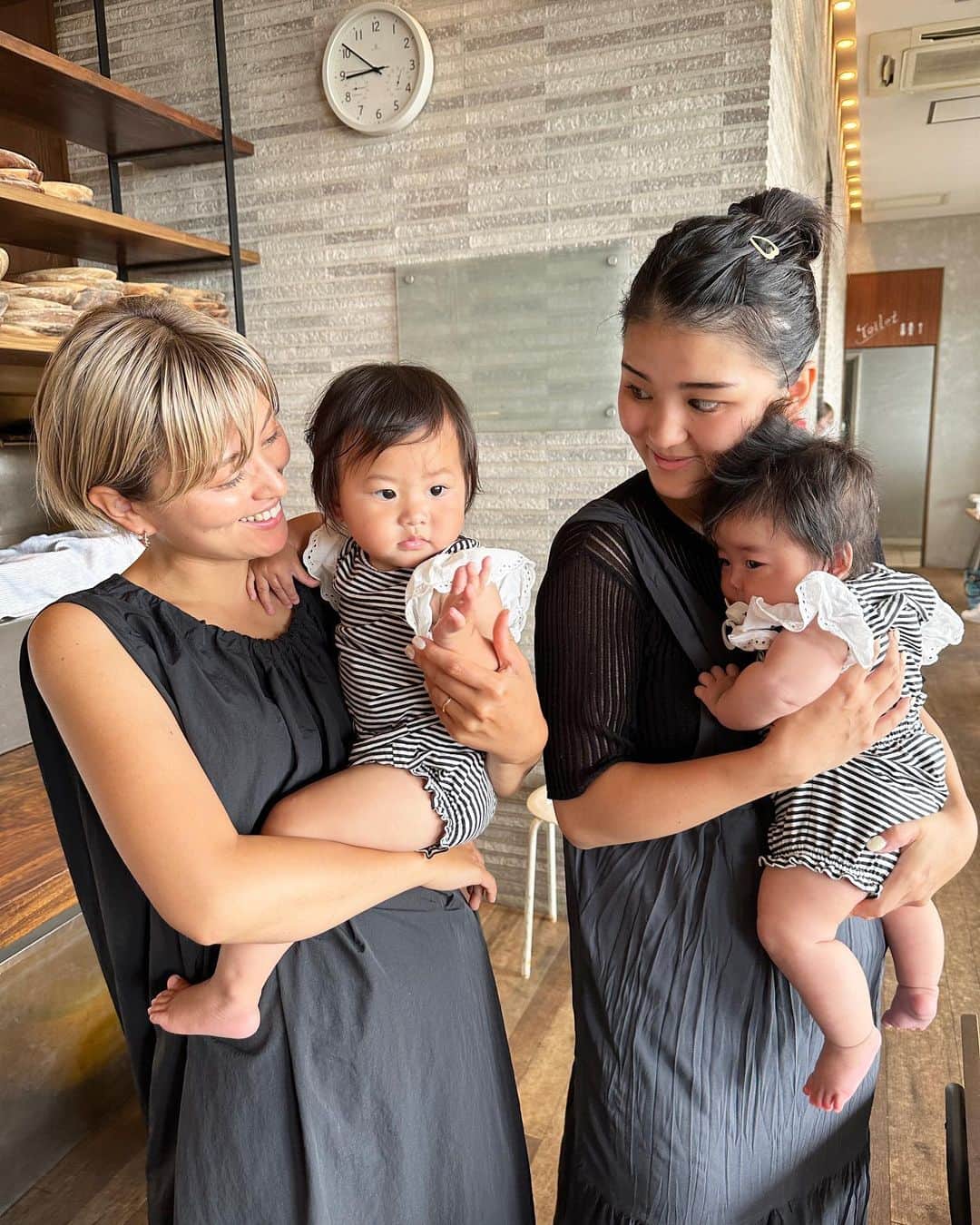 国枝洋子のインスタグラム：「6個下の妹と同い年の娘達👶 そしてやっぱり国枝家は女家系で 女しか産まれない🎀」