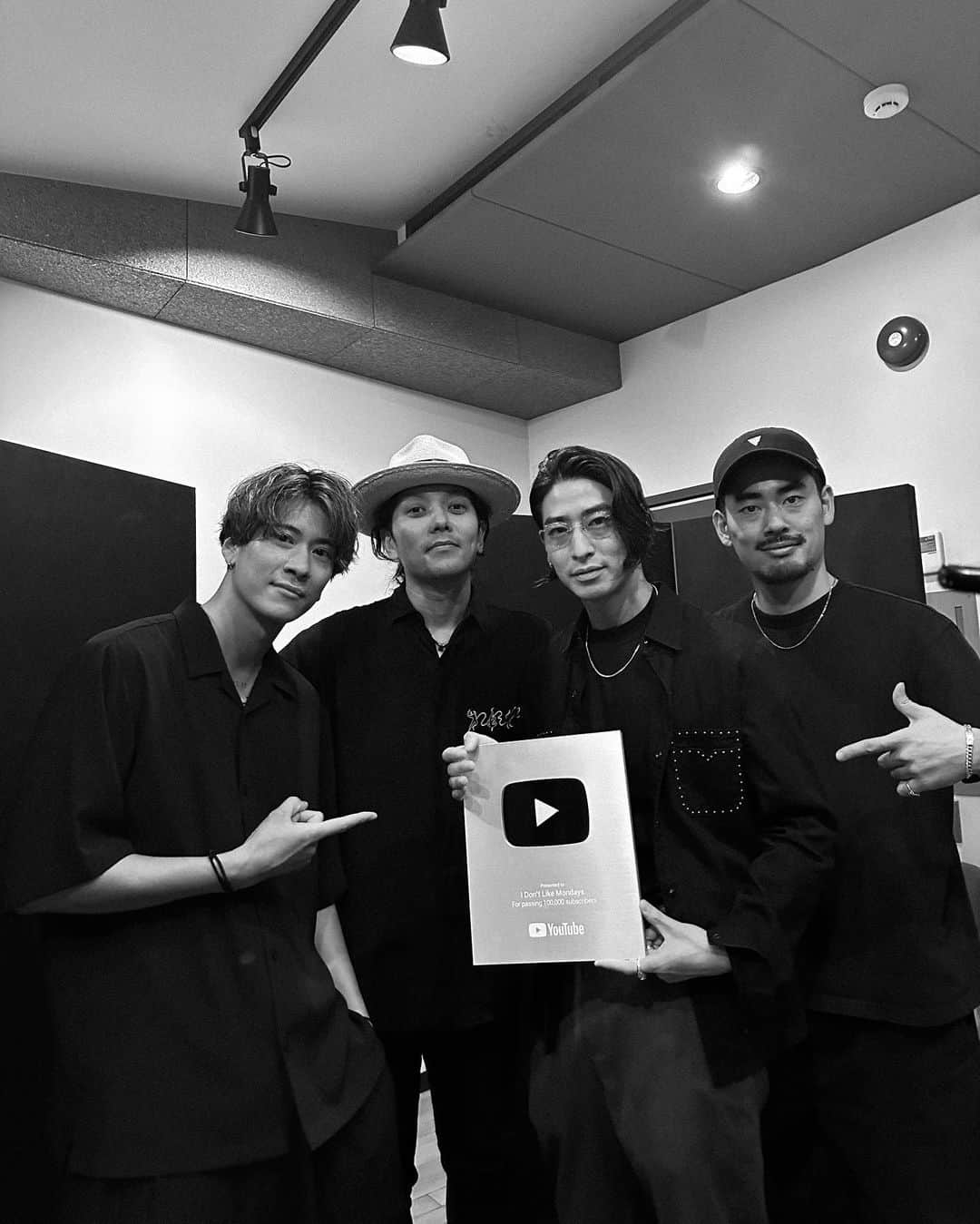 I Don't Like Mondays.さんのインスタグラム写真 - (I Don't Like Mondays.Instagram)「This is super solid like the bond between us and you🖤 Thank you all for 100k. @youtube」6月27日 20時28分 - idlms.official