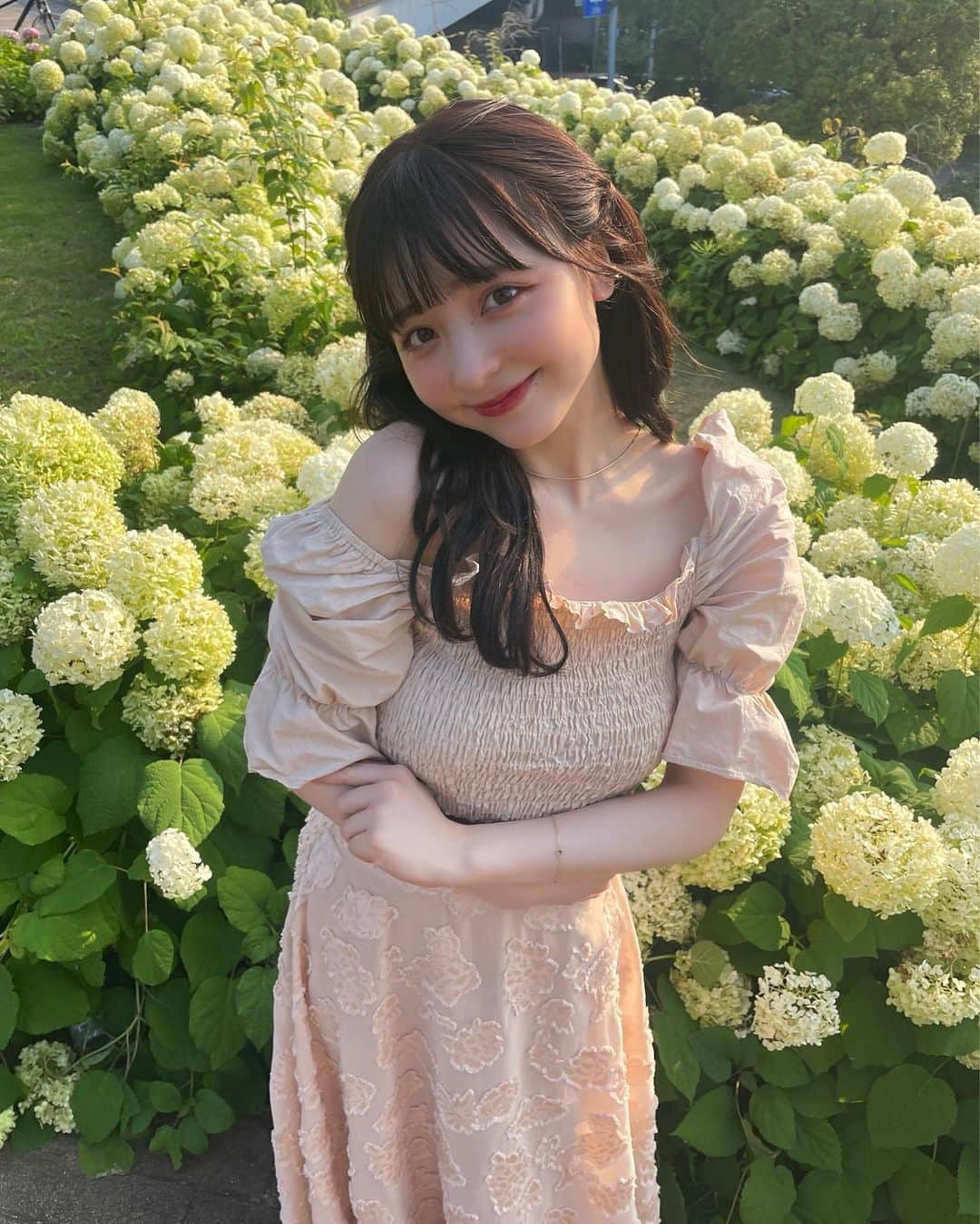 新田湖子さんのインスタグラム写真 - (新田湖子Instagram)「お花に囲まれて幸せ🪷🌸 このまえお台場行った時に素敵すぎるお花たくさん咲いてて幸せすぎたぁあ、♡」6月27日 20時22分 - coconitta0809