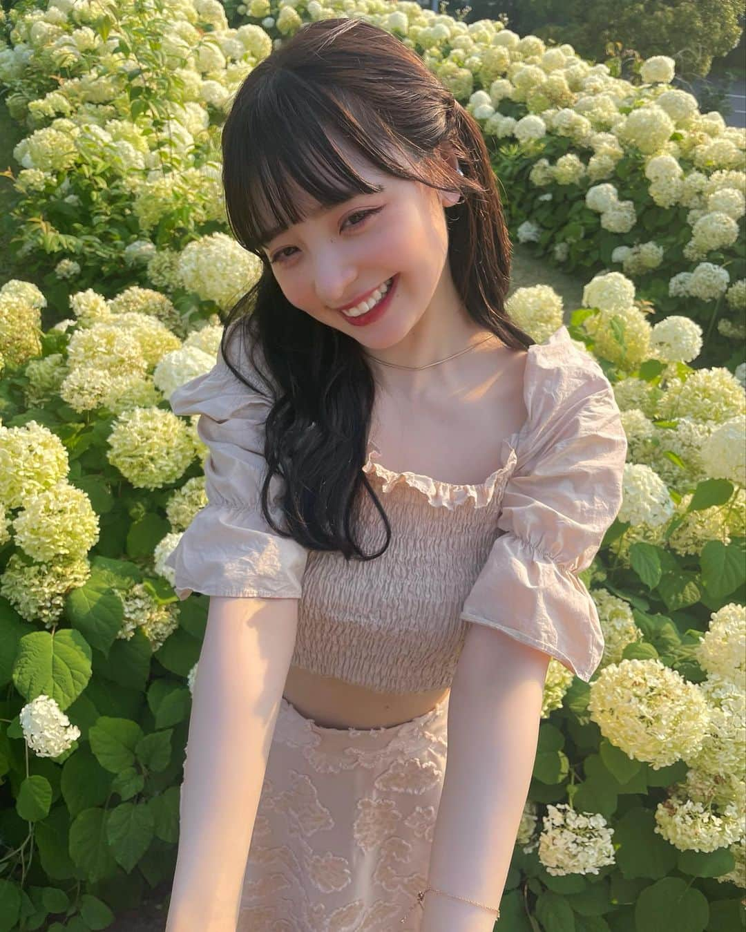 新田湖子さんのインスタグラム写真 - (新田湖子Instagram)「お花に囲まれて幸せ🪷🌸 このまえお台場行った時に素敵すぎるお花たくさん咲いてて幸せすぎたぁあ、♡」6月27日 20時22分 - coconitta0809