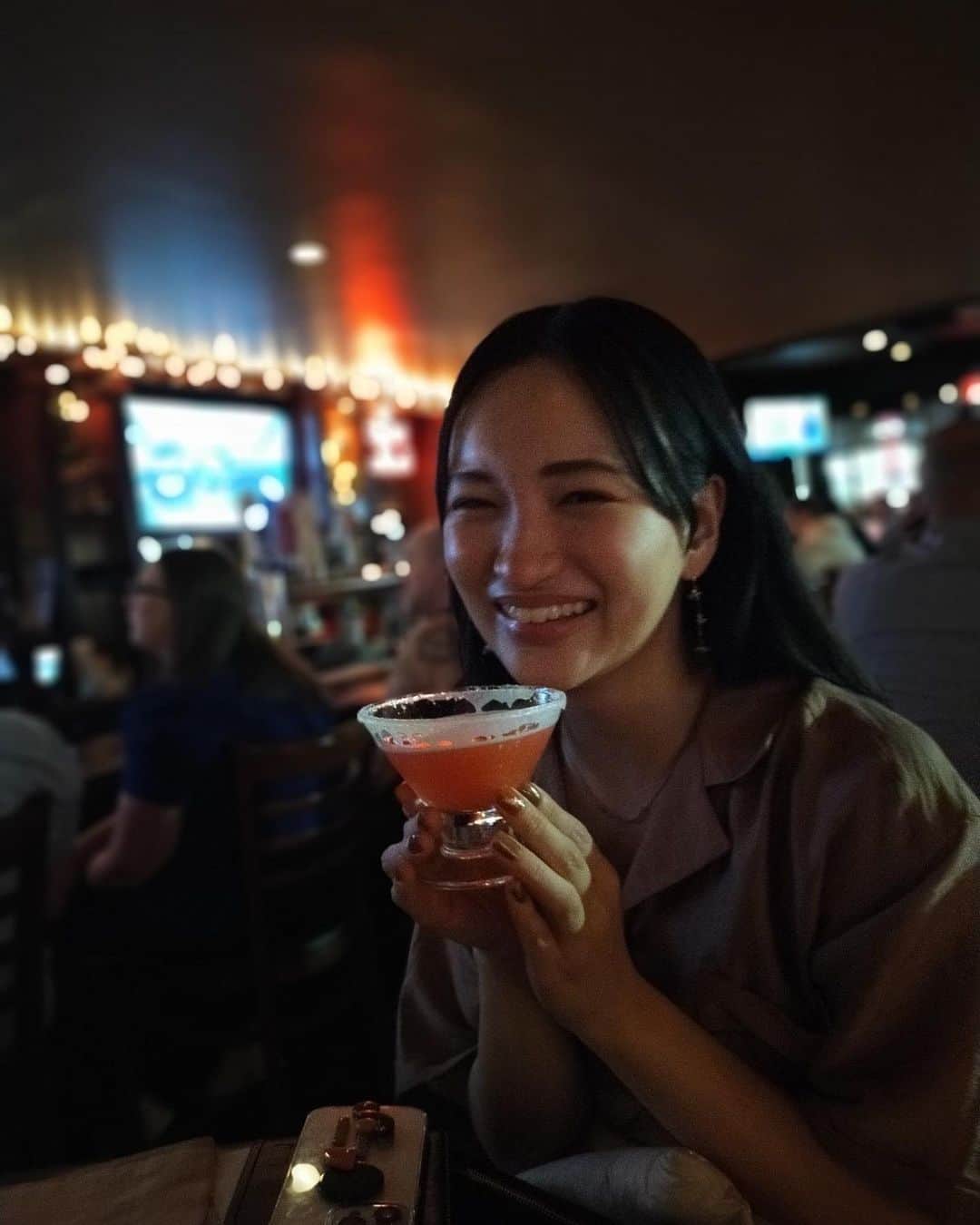 華優希さんのインスタグラム写真 - (華優希Instagram)「7月4日にオンラインファンミーティングの開催が決定いたしました🎐  夏の夜に、皆様と良き時間を過ごせたら嬉しいなと思っています！ 是非覗きにいらして下さい🍉  【配信日程】 2023年7月4日(火)20:00～(予定）  https://hanayuki.bitfan.id/contents/107209  #🍸 #ny」6月27日 20時42分 - yukihana_official