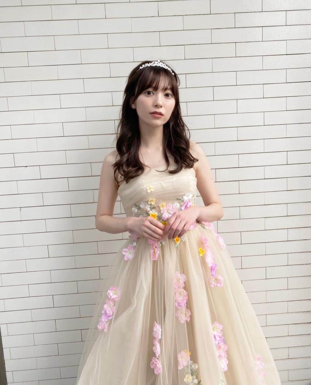 福井姫奈のインスタグラム：「ヘアアレンジもドレスも素敵でした🌷🤍  #ウェディング#ウェディングドレス#ウェディングフォト#ウェディングヘア」