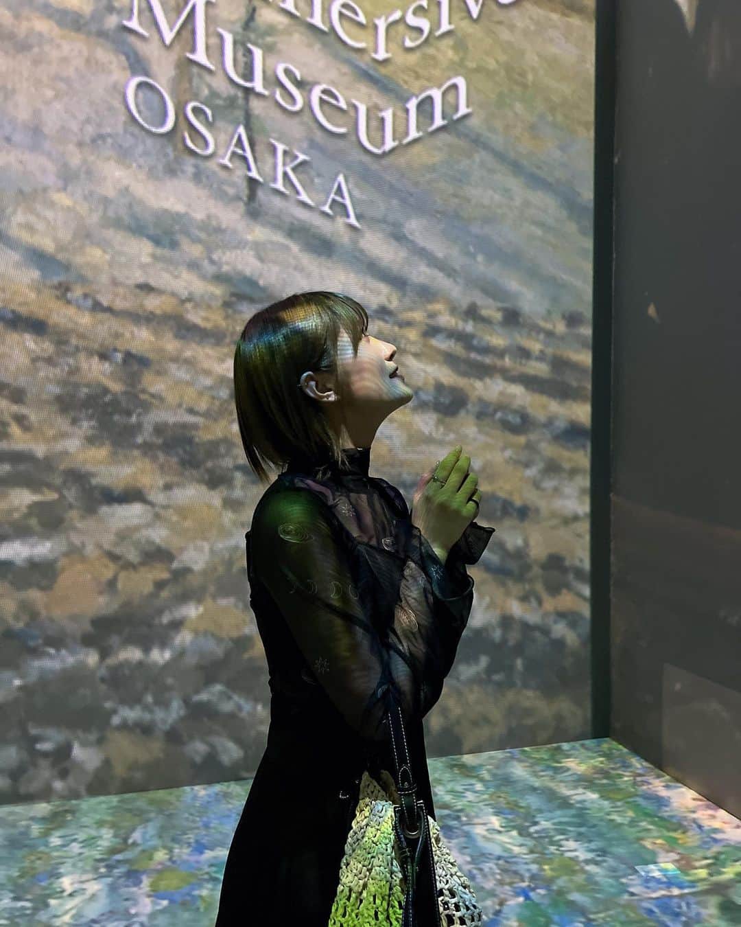小嶋花梨のインスタグラム：「⁡ ⁡ ⁡ ・Immersive Museum Osaka・ 名画に没入できるなんて、、新感覚でした！！ ⁡ ⁡ 作品に触れる事が好きと気づいて、新たな趣味が出来たことが嬉しい💭 美術館巡りもっとしたいな〜☺️ ⁡ ⁡ ⁡ #大阪 #美術展 #イマーシブミュージアム #堂島リバーフォーラム」